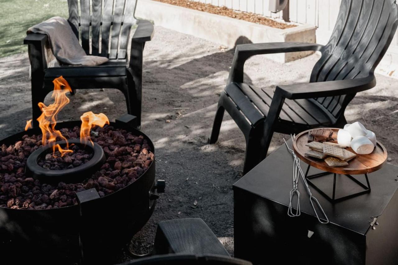 Luxe Home with Hot Tub Movie Room and Firepit Near Denver