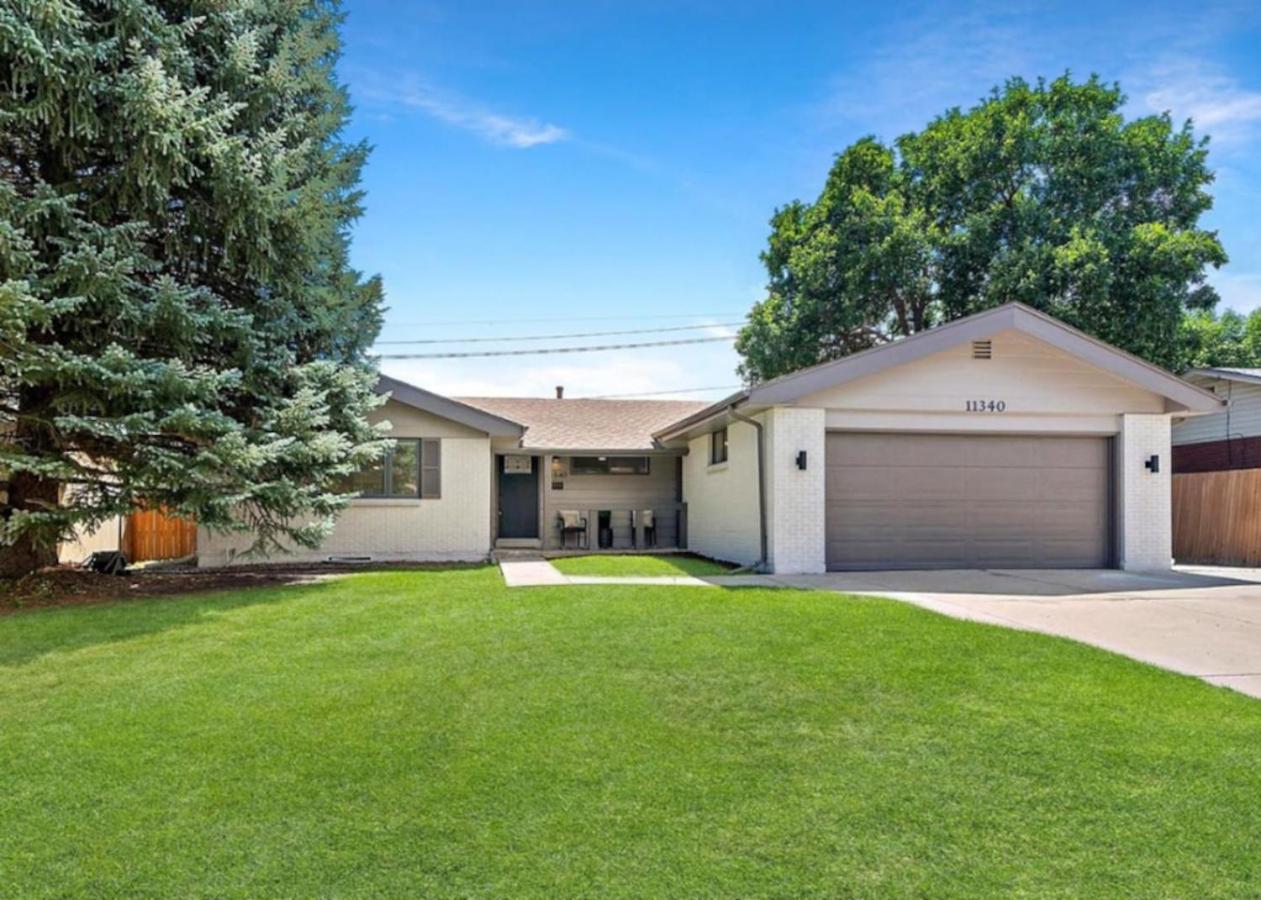 Luxe Home with Hot Tub Movie Room and Firepit Near Denver