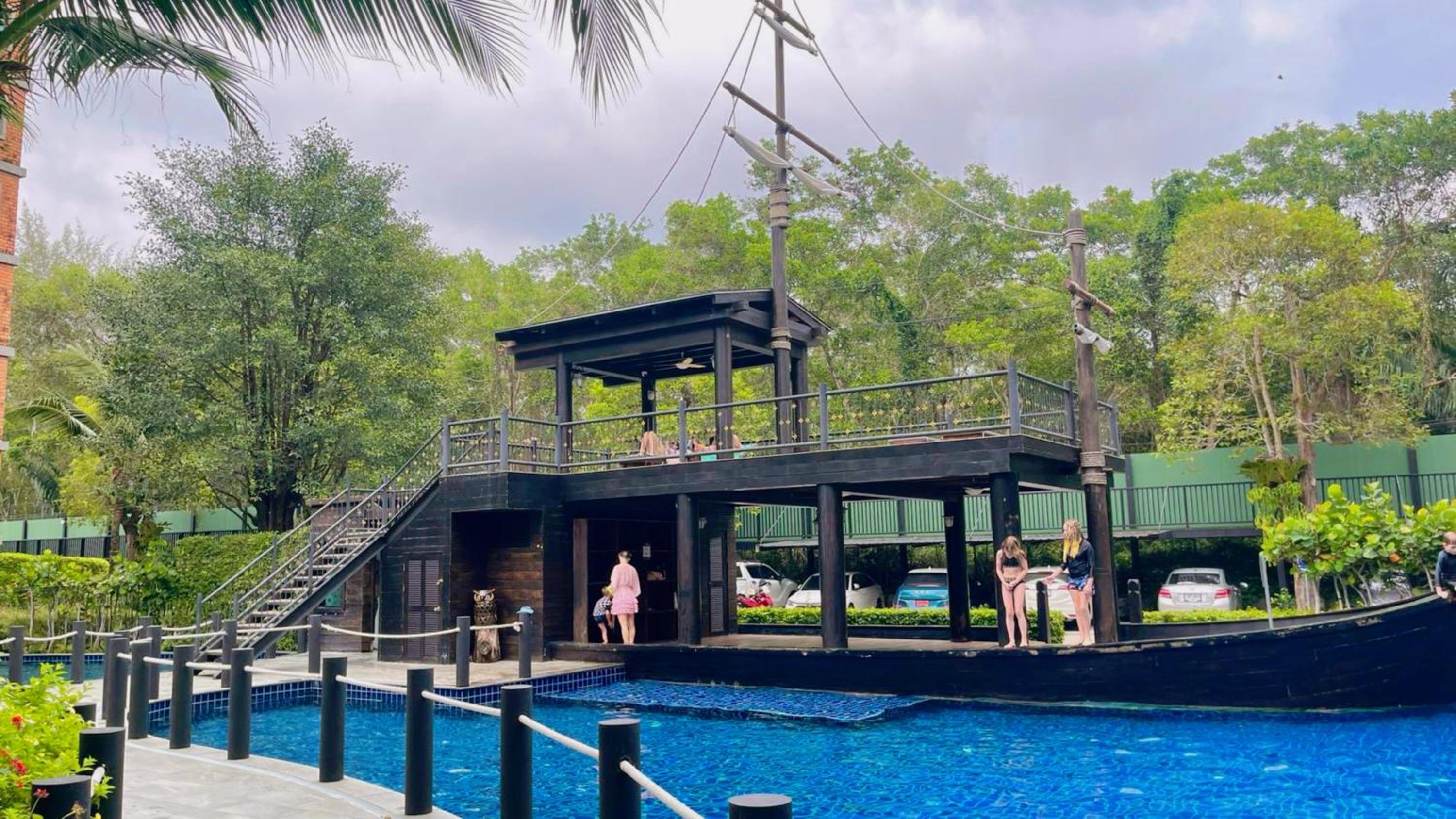 Digital Nomad Home Away With Pool & Gym