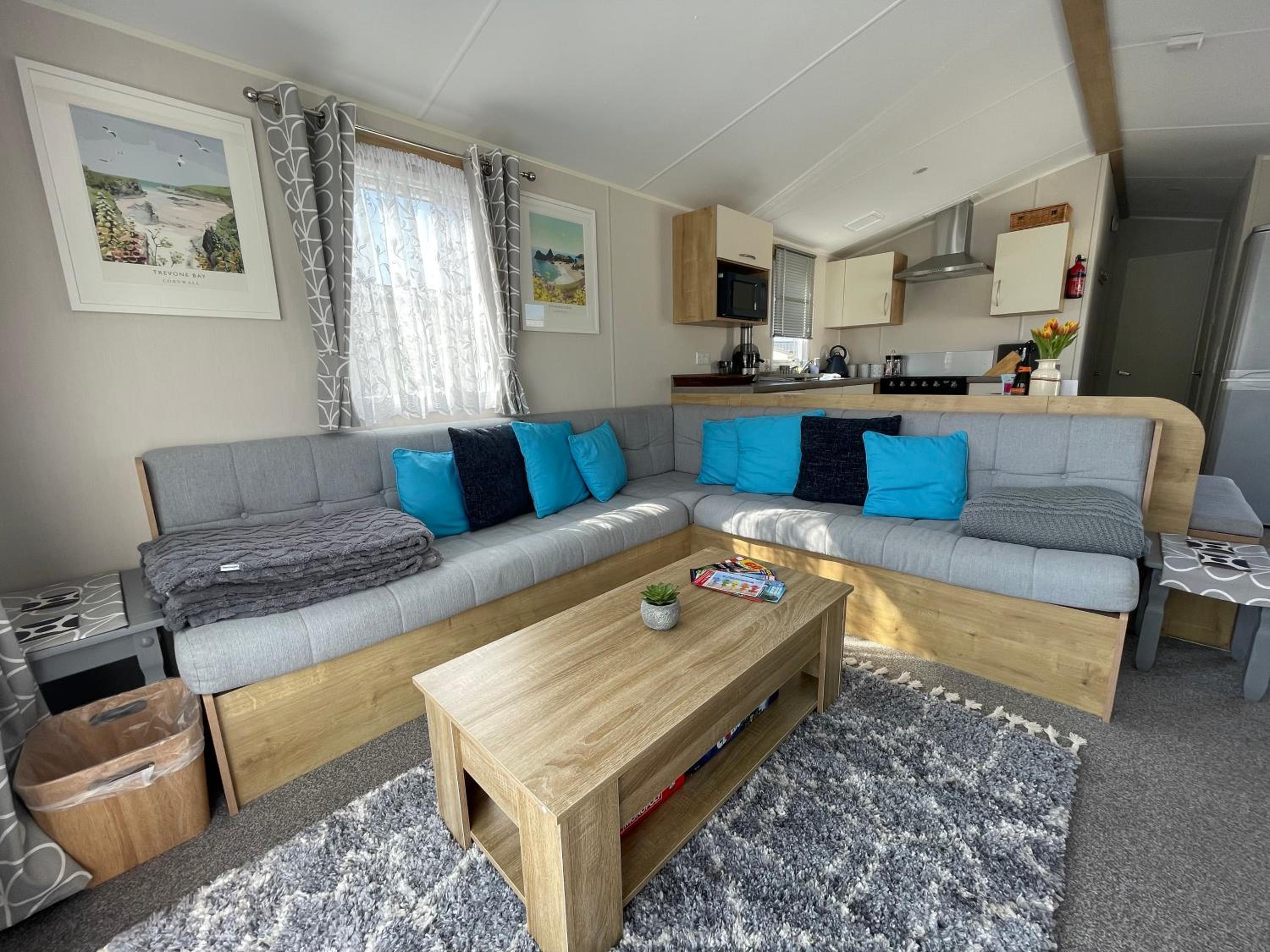 Golden Dunes Retreat, Dog-Friendly Stay at Par Sands Holiday Park, Cornwall