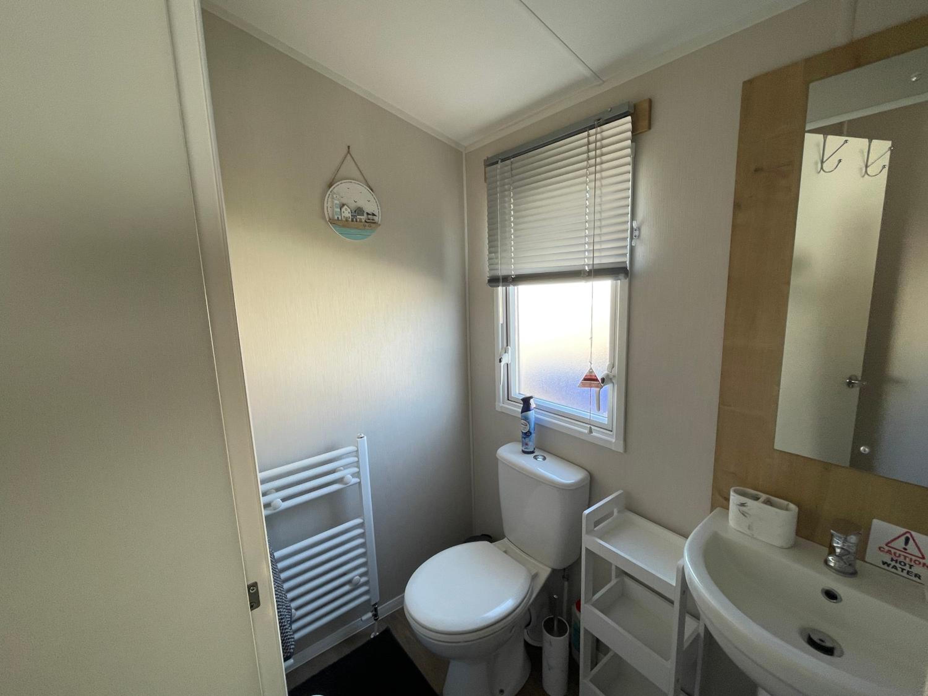 Golden Dunes Retreat, Dog-Friendly Stay at Par Sands Holiday Park, Cornwall