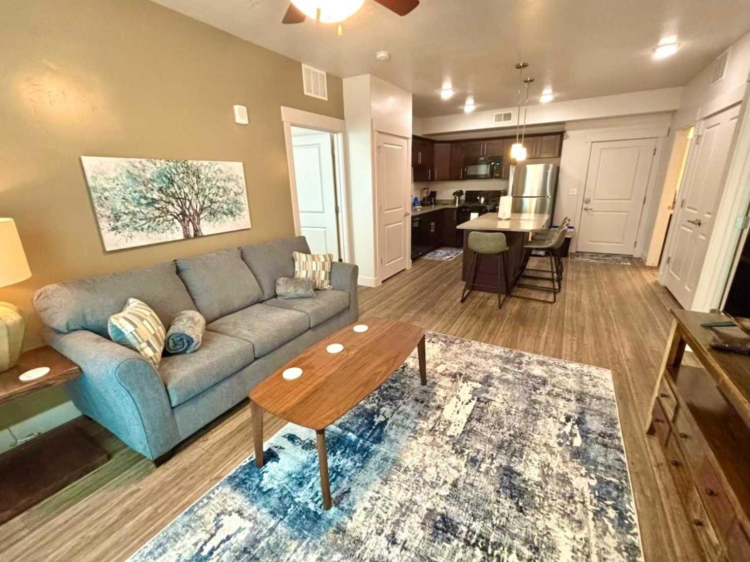 Ultra-Luxury 2BR Downtown Condo
