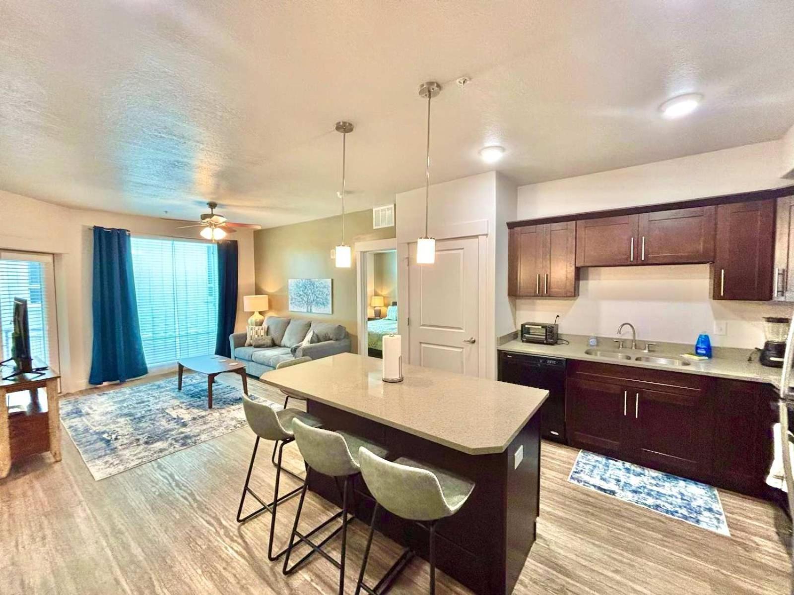 Ultra-Luxury 2BR Downtown Condo