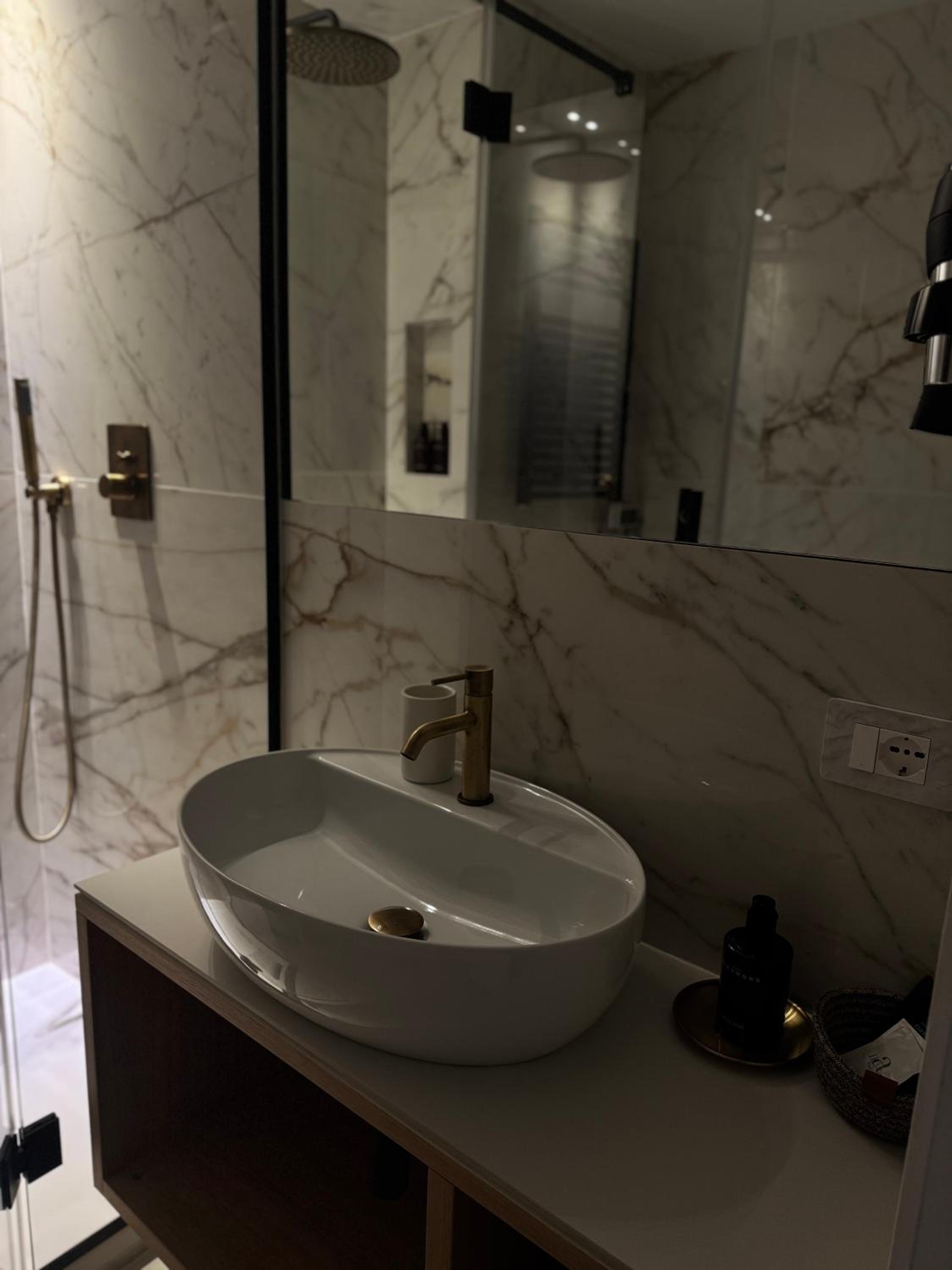 Ponte Milvio Suite & Parking- La Chambre de Sophie