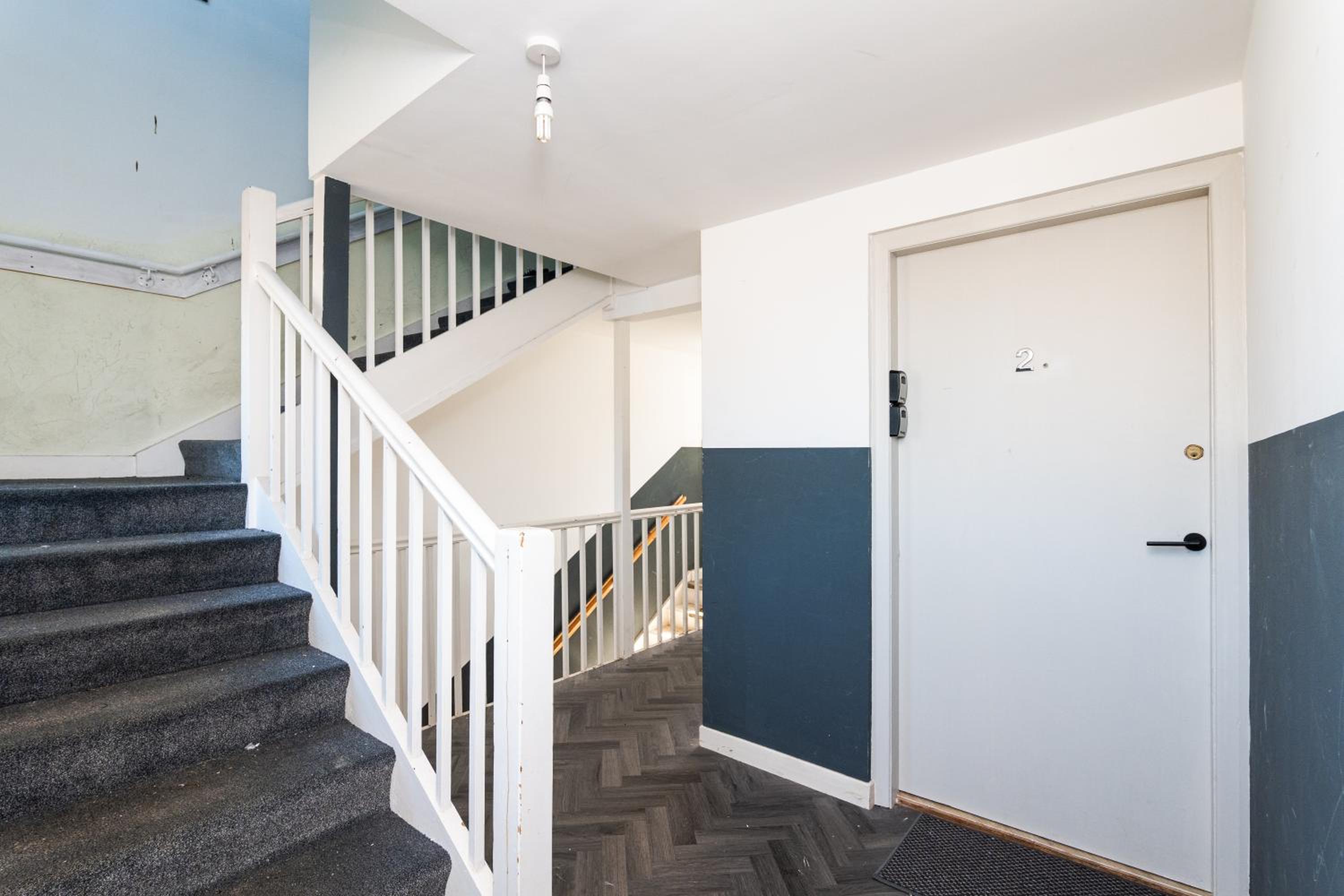 5 Bedroom Apartment - Galashiels- by Holiday Homes