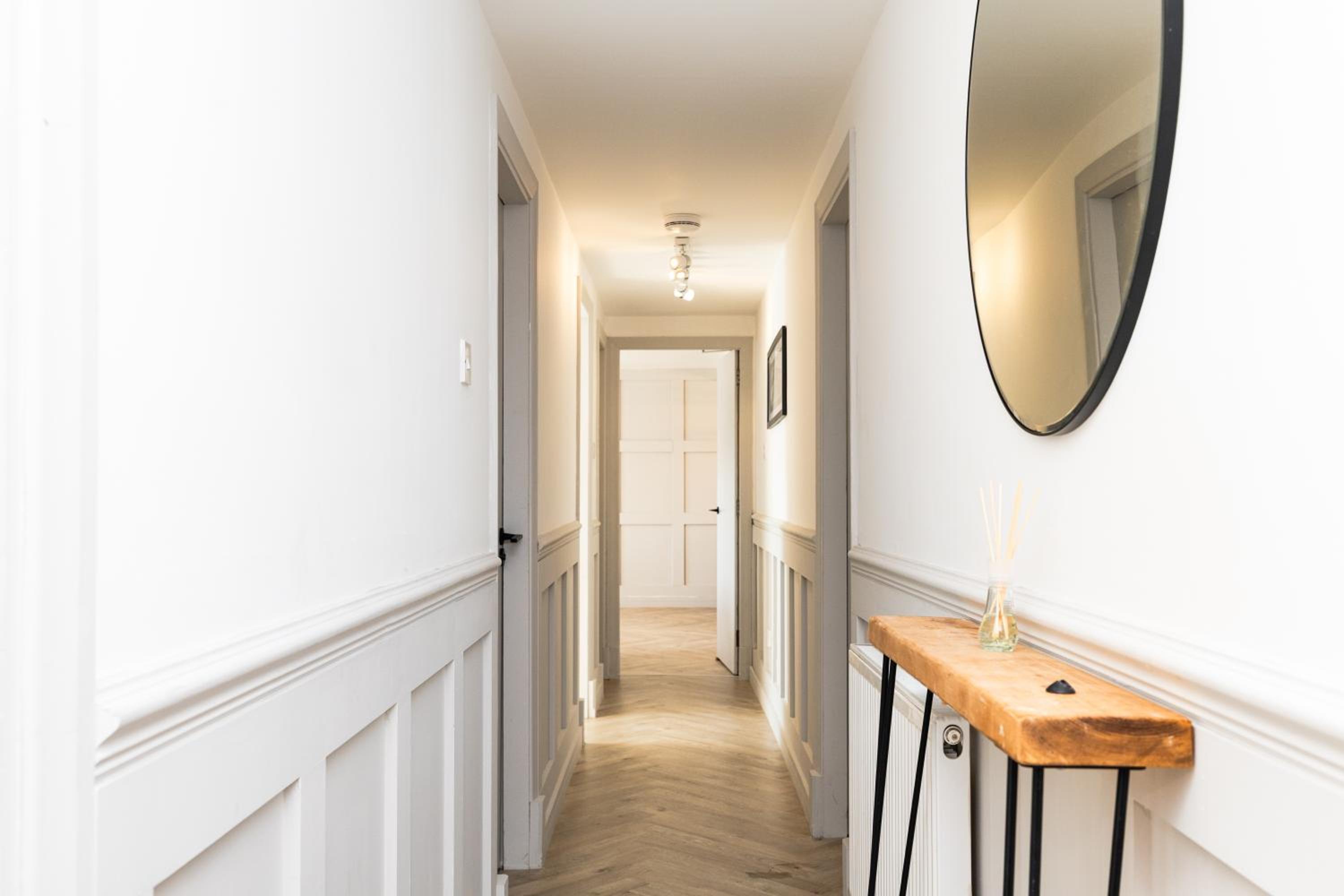 5 Bedroom Apartment - Galashiels- by Holiday Homes