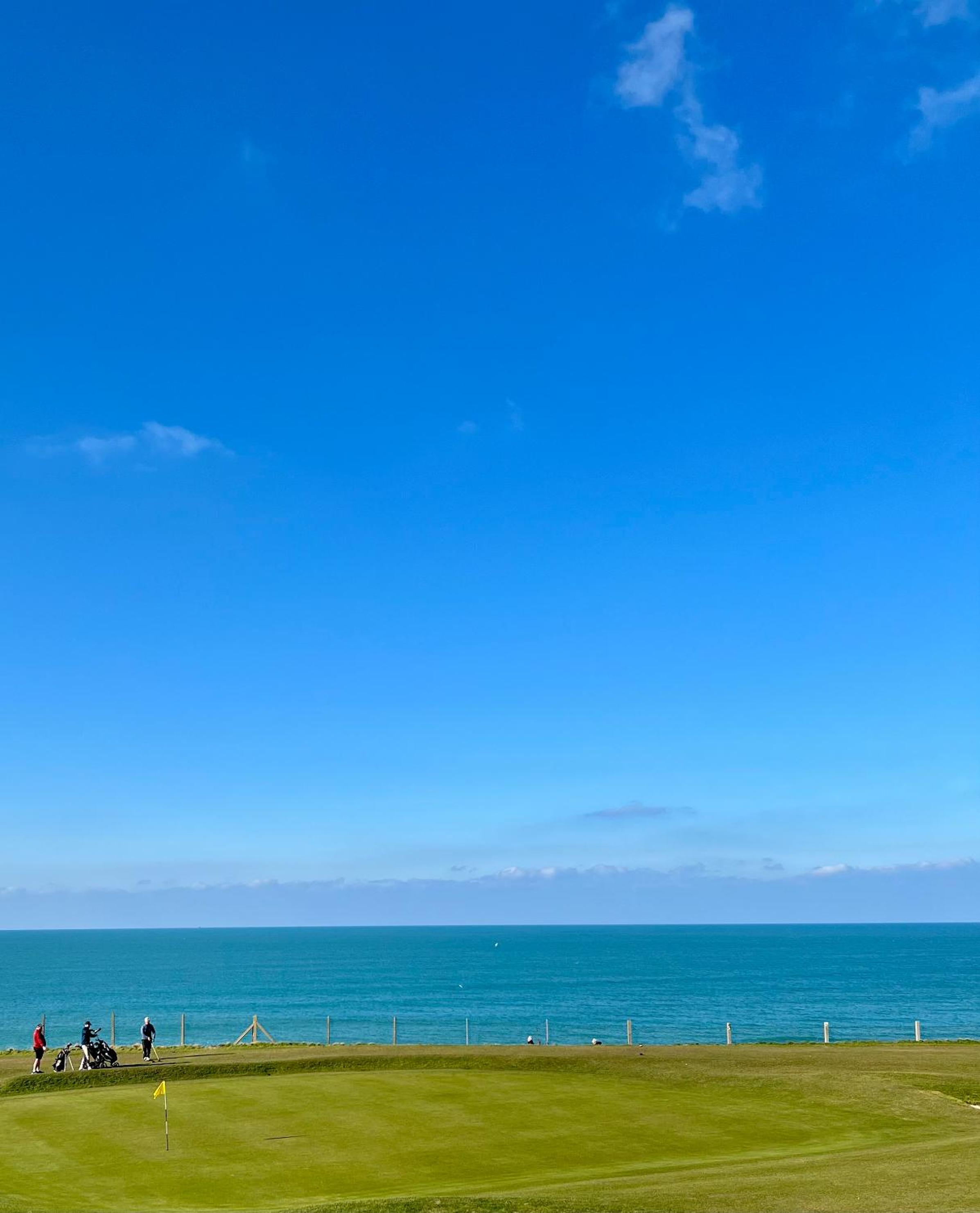 Pentire Point - Coastal Penthouse, Beaches, River & Restaurants All Within Short Walk