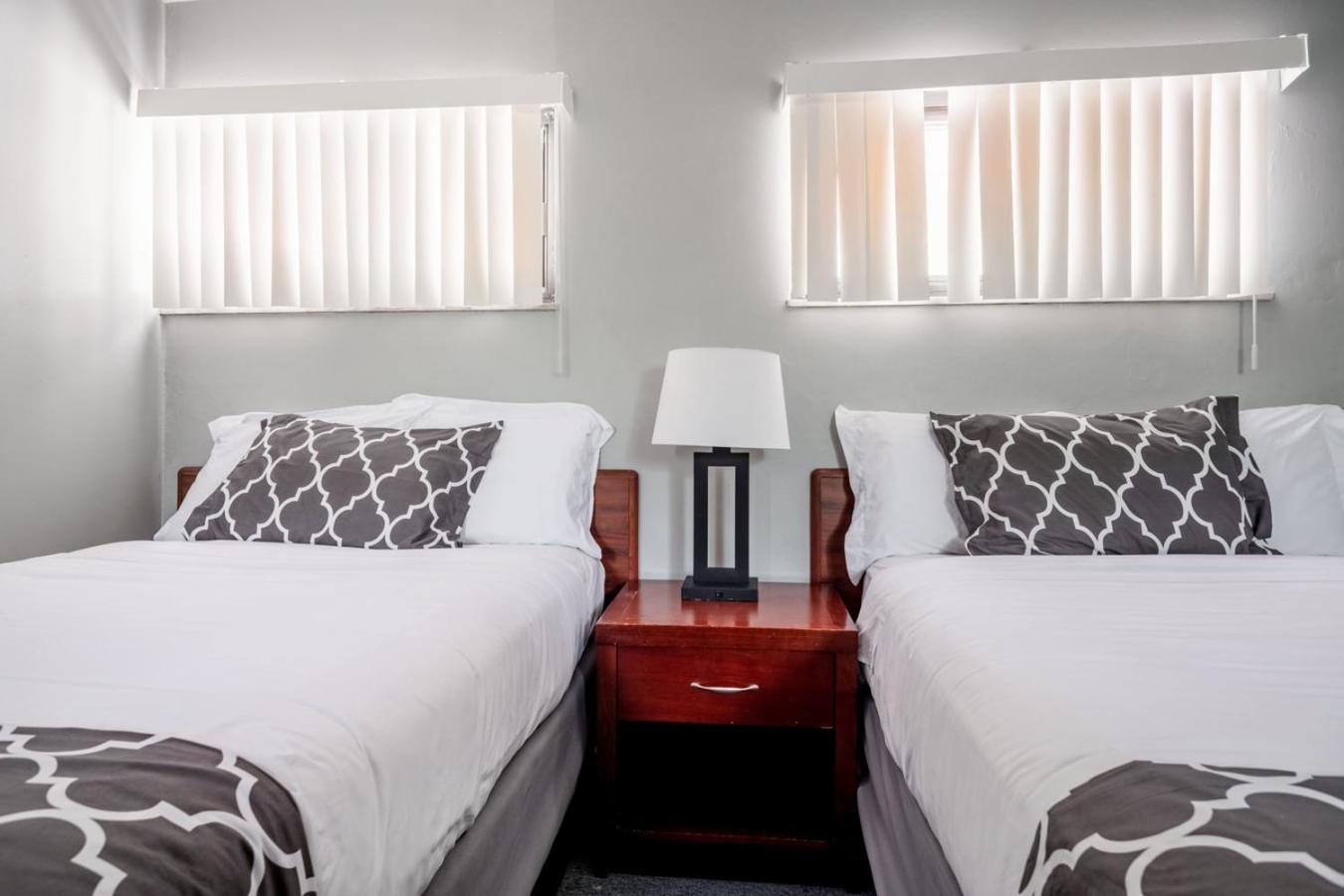 Browntown Room for 4: Comfort WiFi Parking