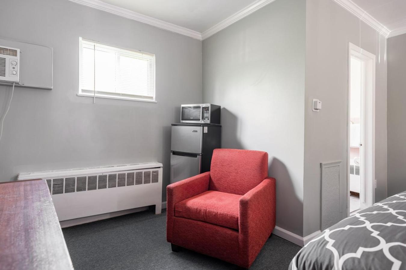 Browntown Room for 4: Comfort WiFi Parking