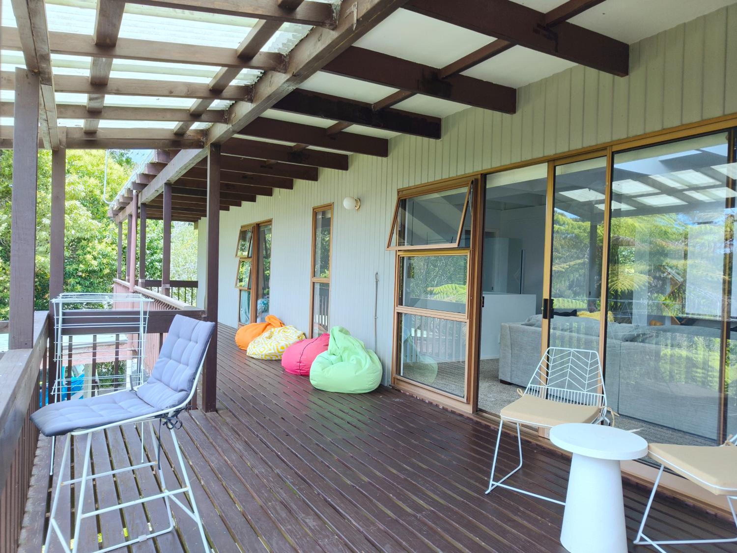 Spa Retreat Spacious 7 BRS 3 Baths Movie Lounge nice Garden with Parking