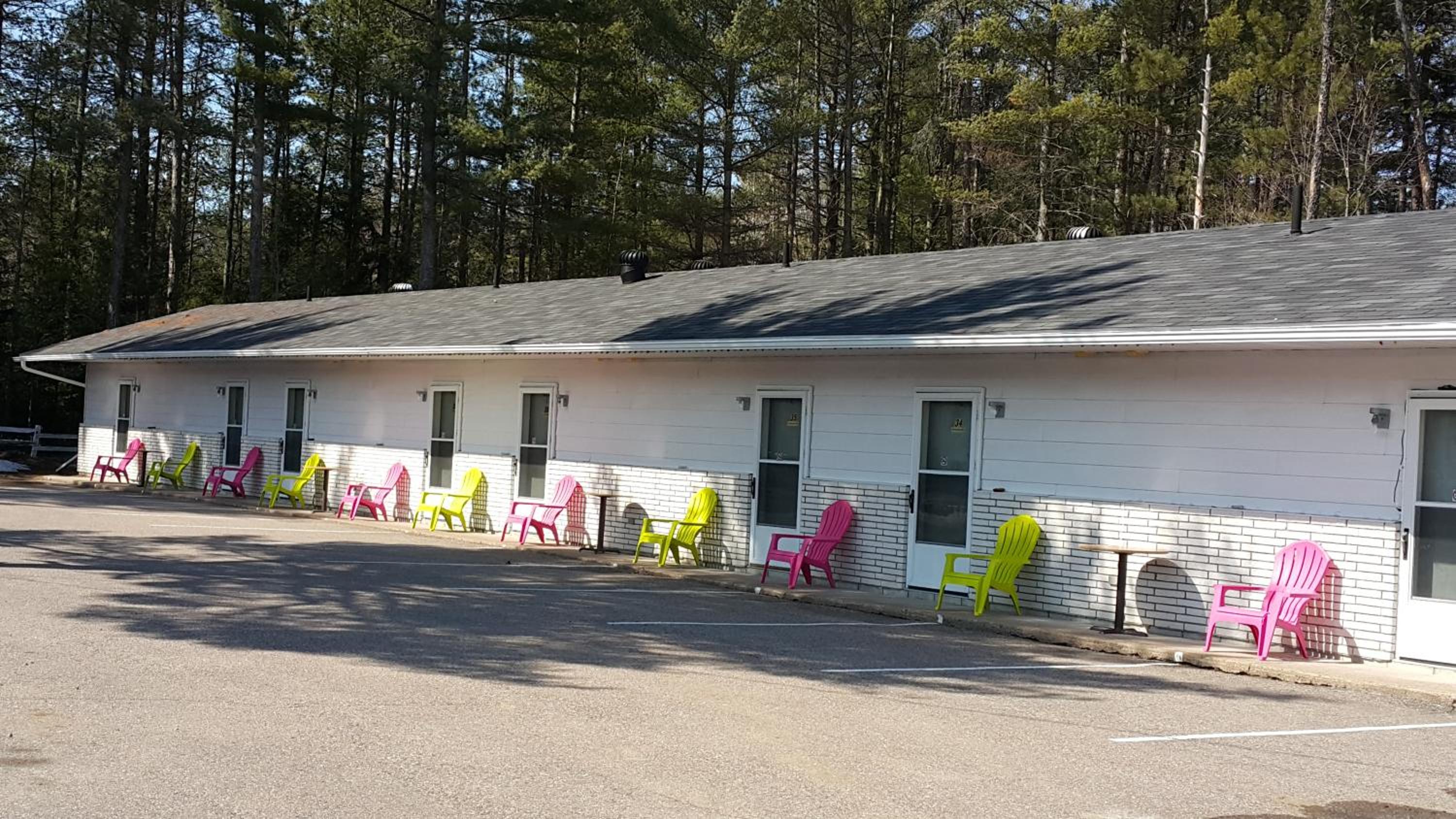 Pine Motel