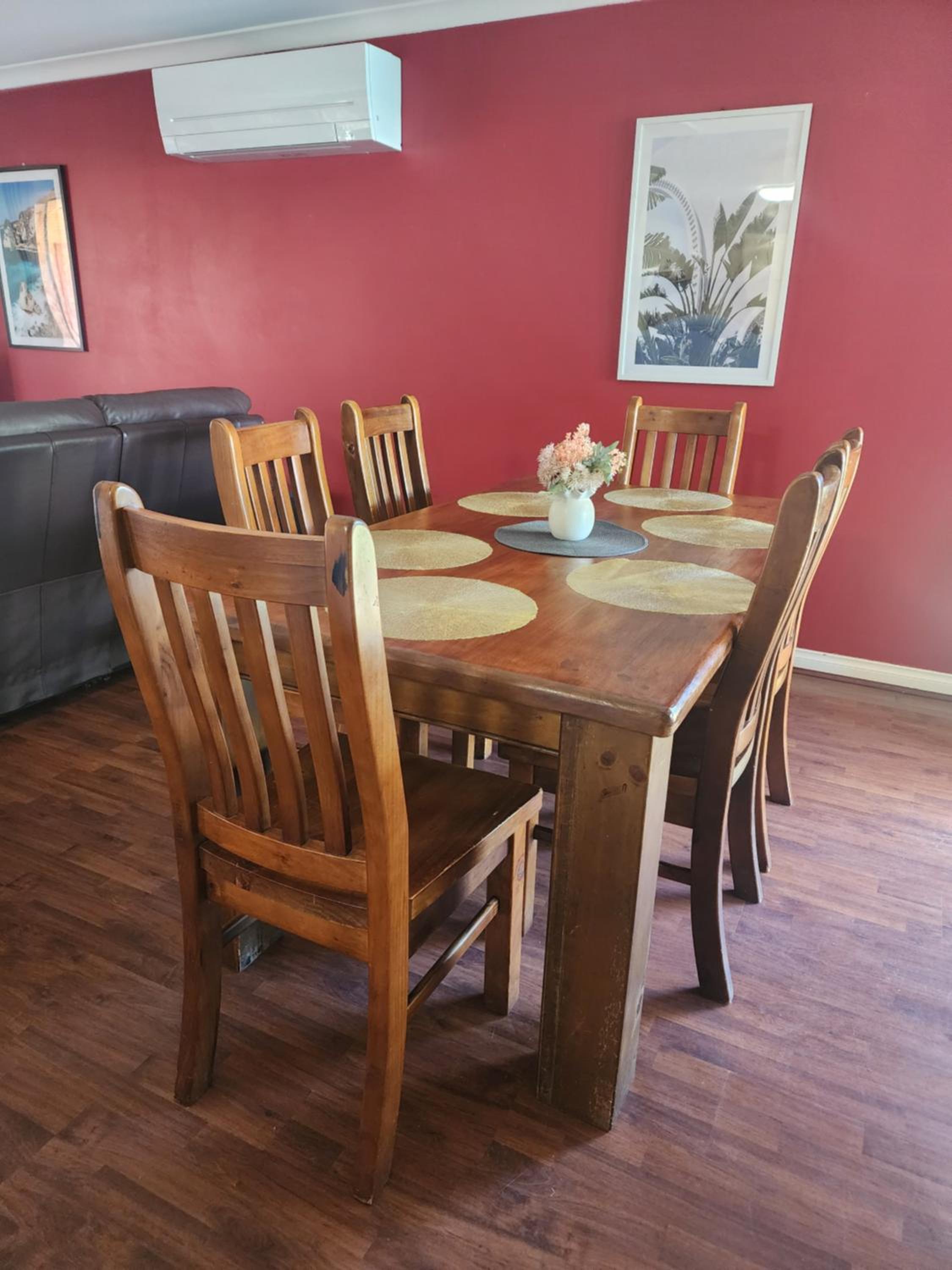 Adorable-secure 3 bedroom holiday home with Pool around the corner from The Miners Rest., photo 7