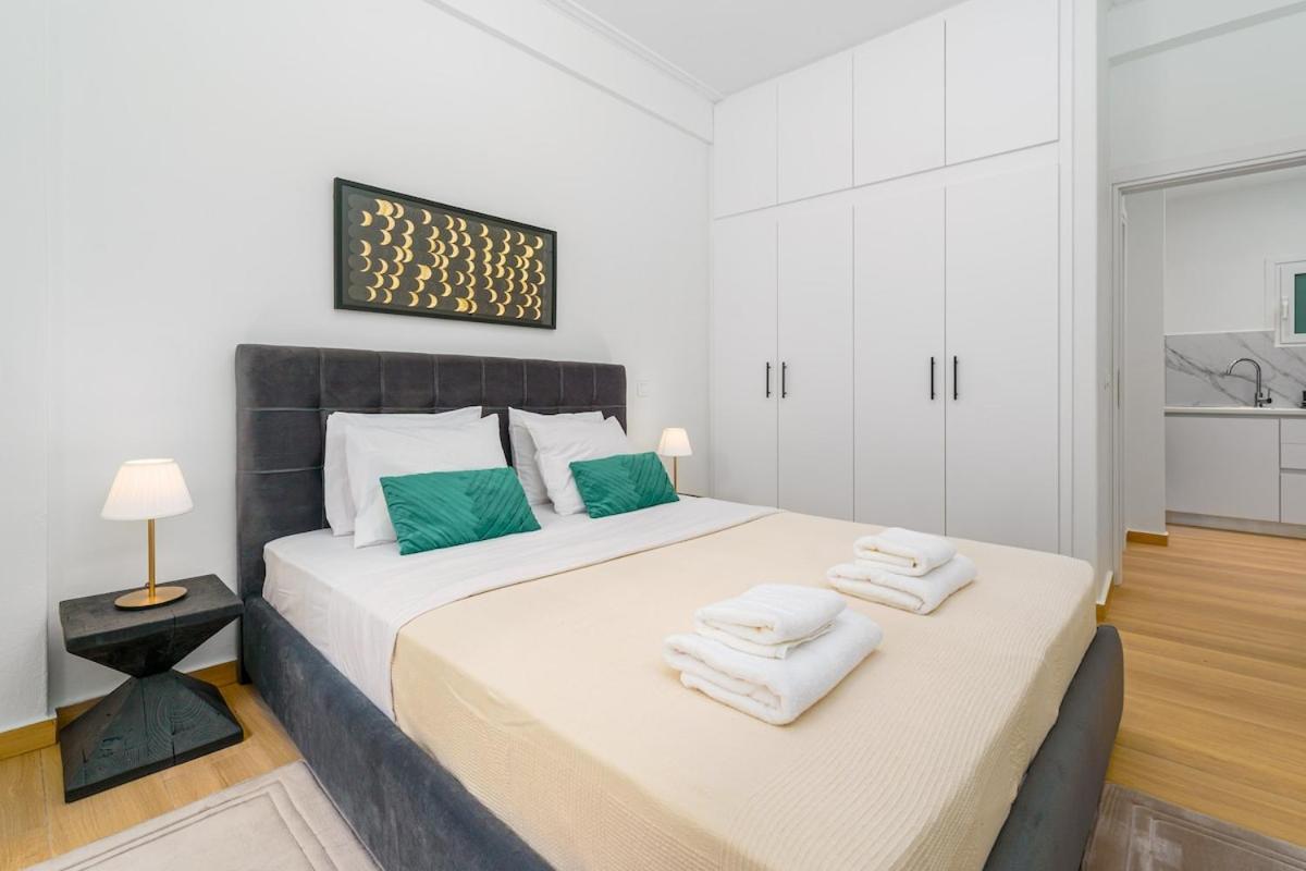 Coastal Charm Elegant 1BR at Marina Zea Piraeus