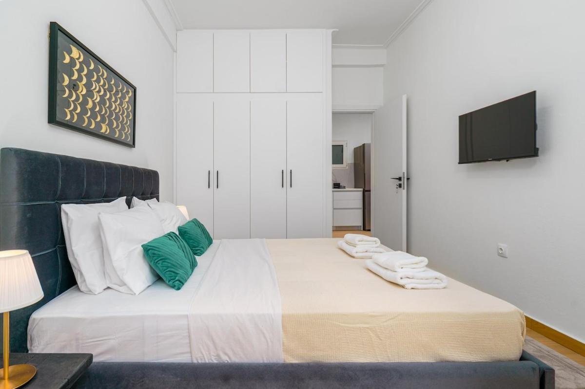 Coastal Charm Elegant 1BR at Marina Zea Piraeus