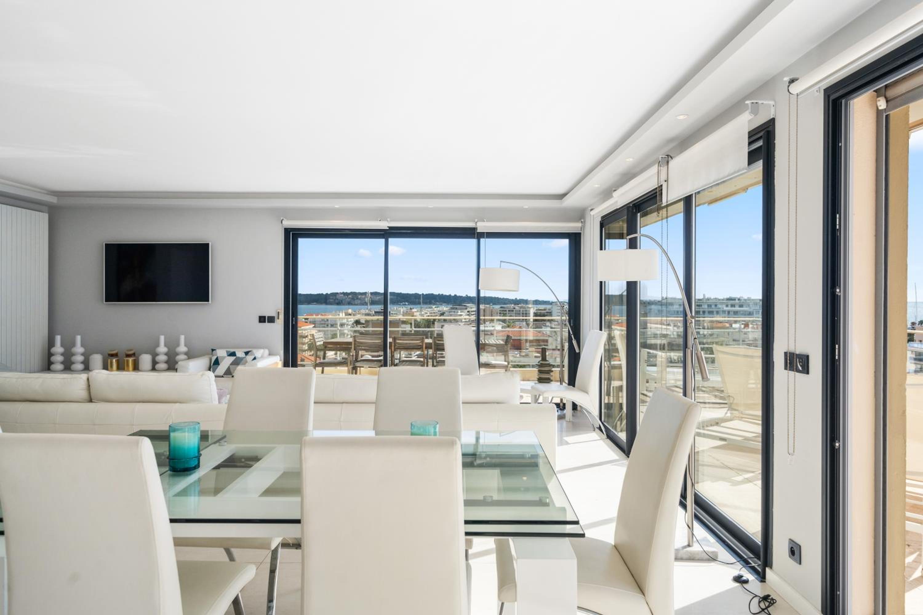 4 Bedroom Cannes Penthouse - Ocean View