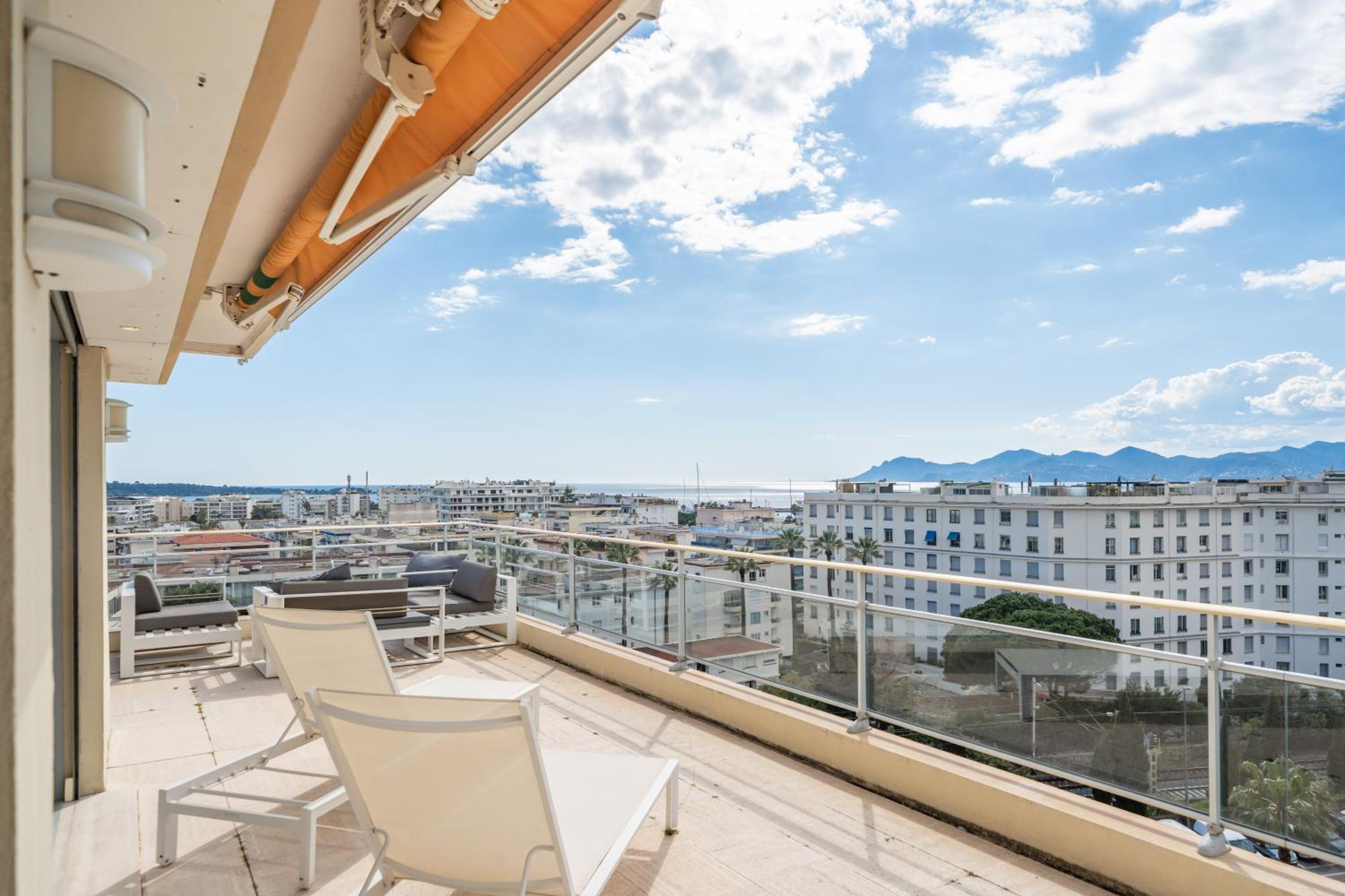 4 Bedroom Cannes Penthouse - Ocean View