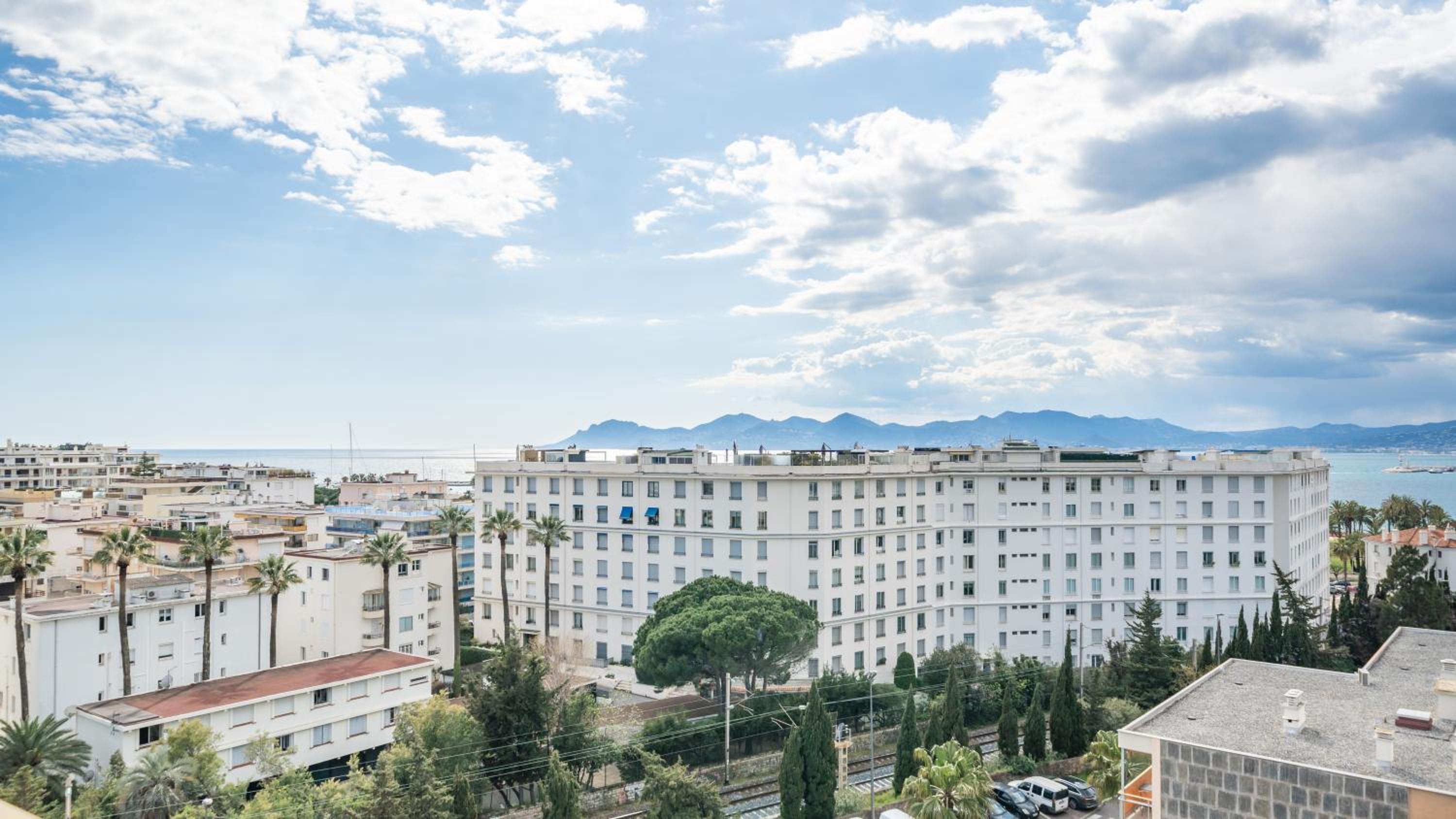 4 Bedroom Cannes Penthouse - Ocean View