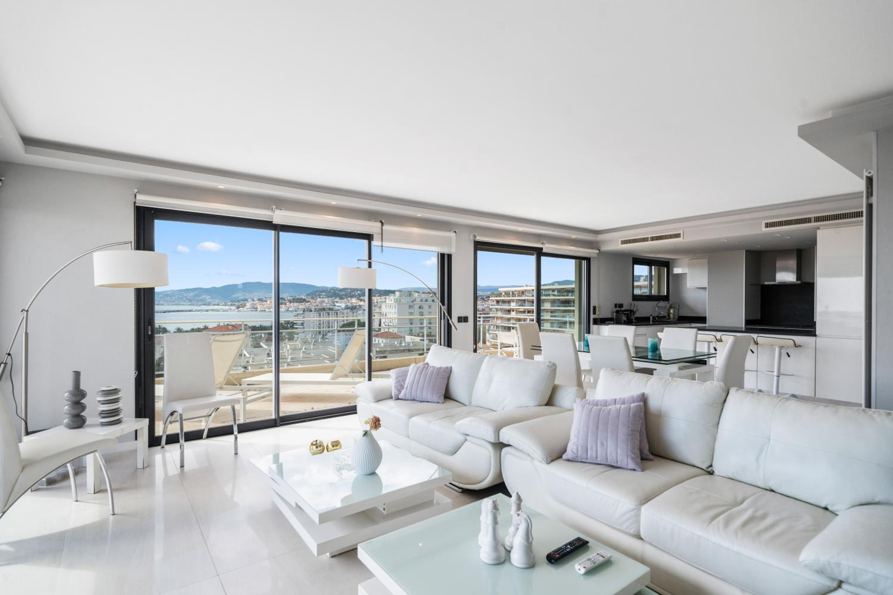 4 Bedroom Cannes Penthouse - Ocean View