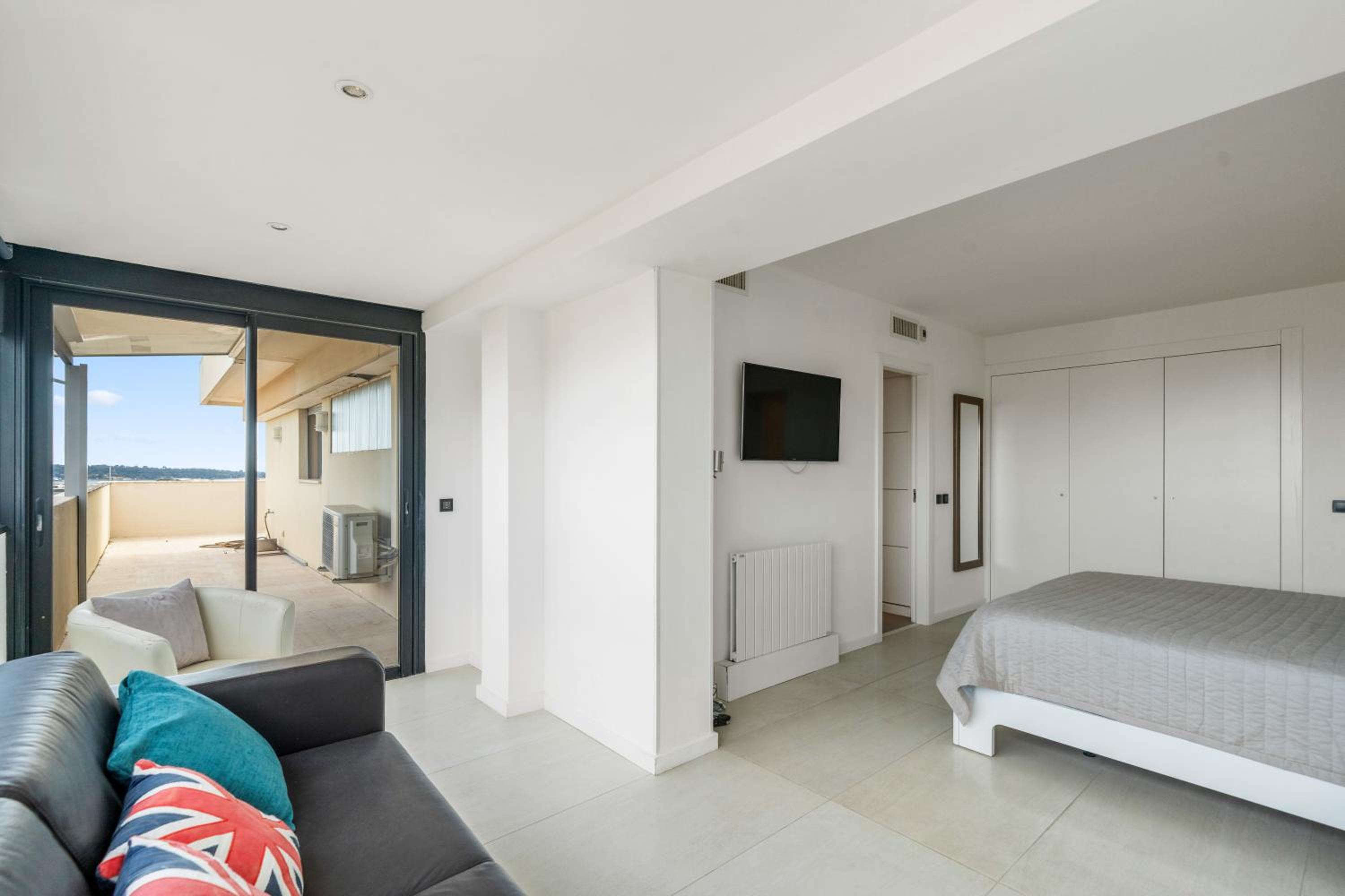 4 Bedroom Cannes Penthouse - Ocean View