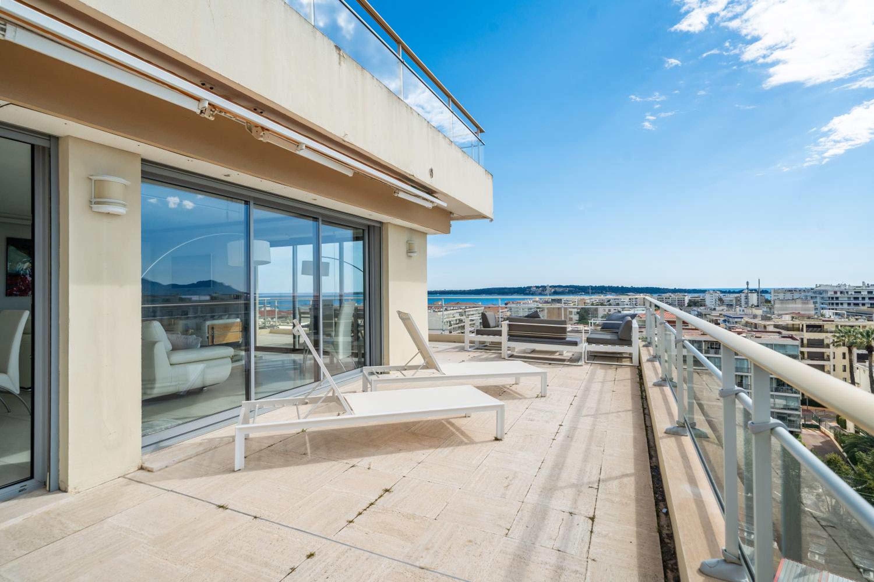 4 Bedroom Cannes Penthouse - Ocean View