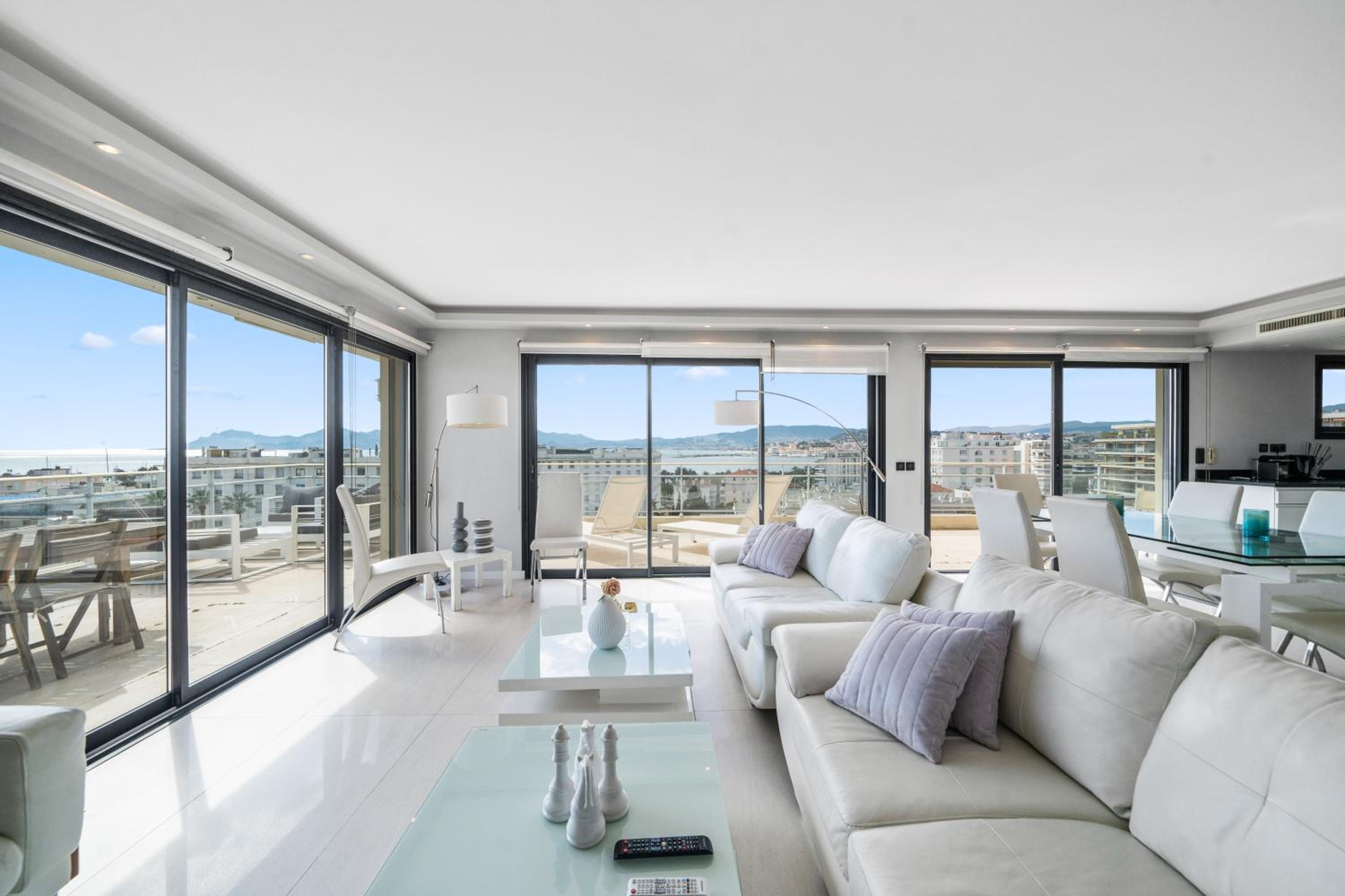 4 Bedroom Cannes Penthouse - Ocean View