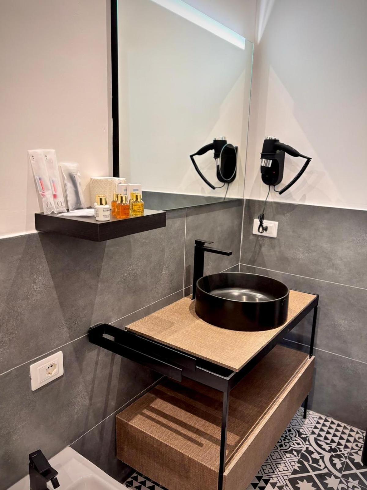Le Vie di San Pietro Guest House
