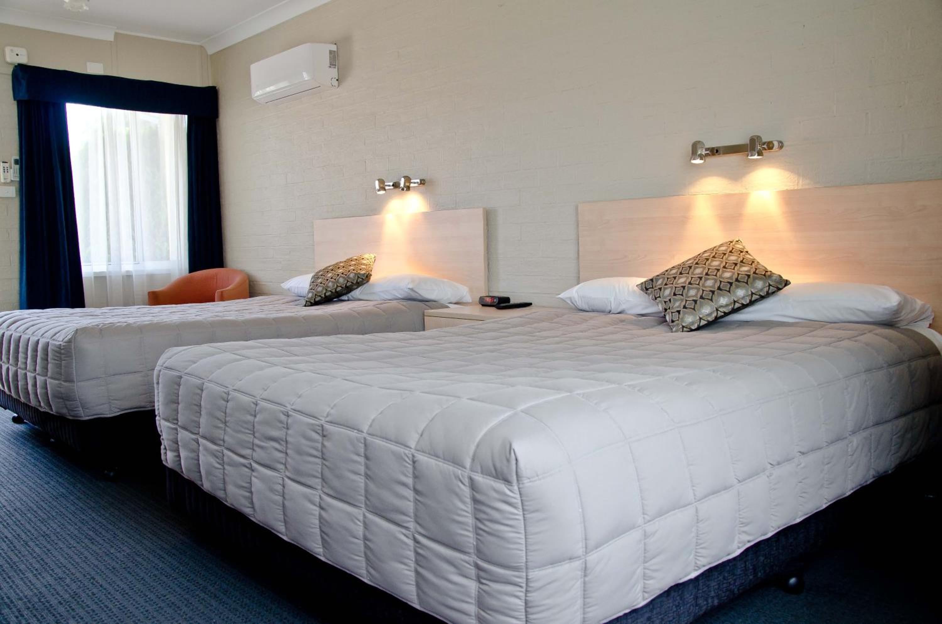 Baybrook Motor Inn