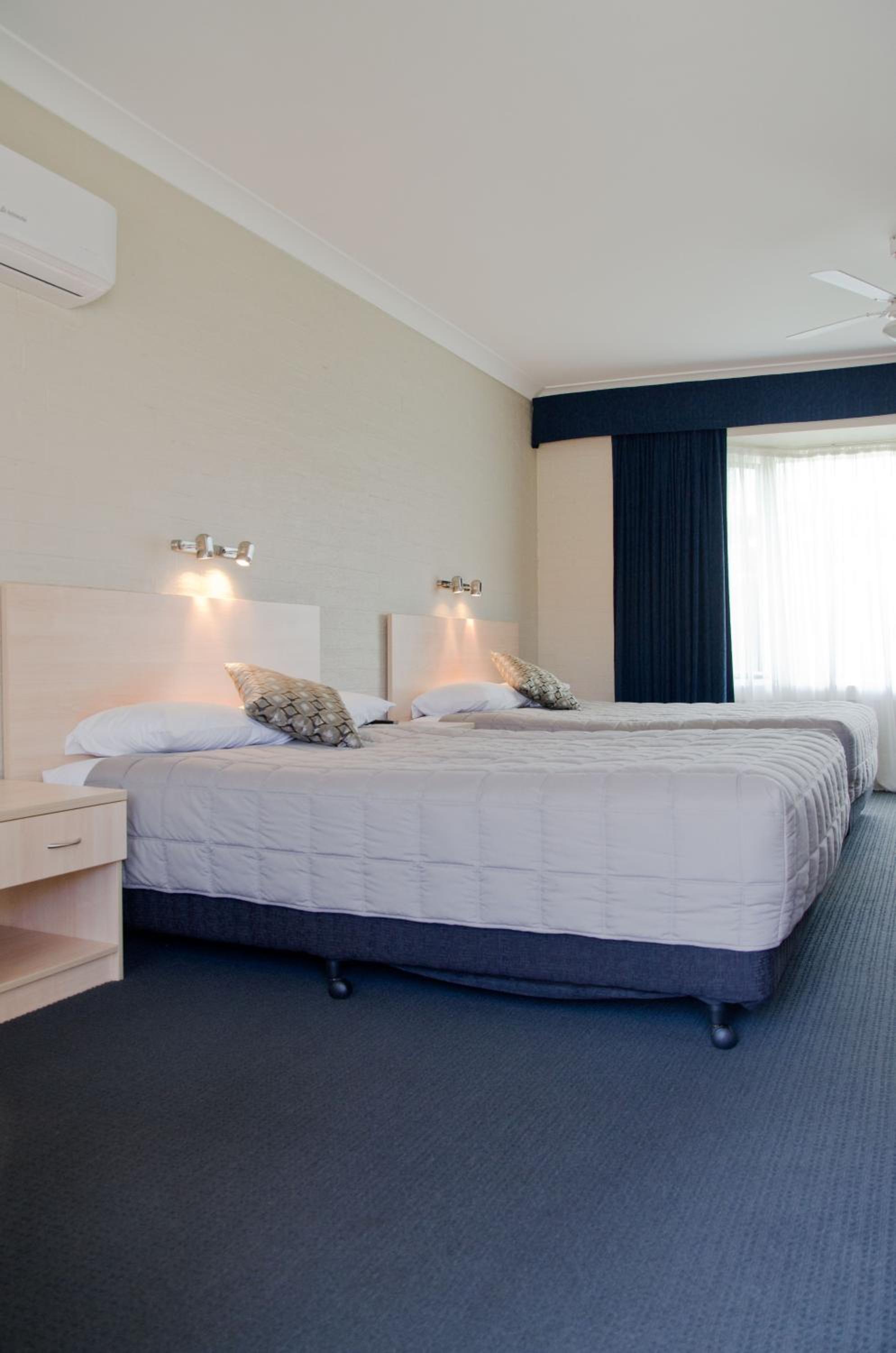 Baybrook Motor Inn