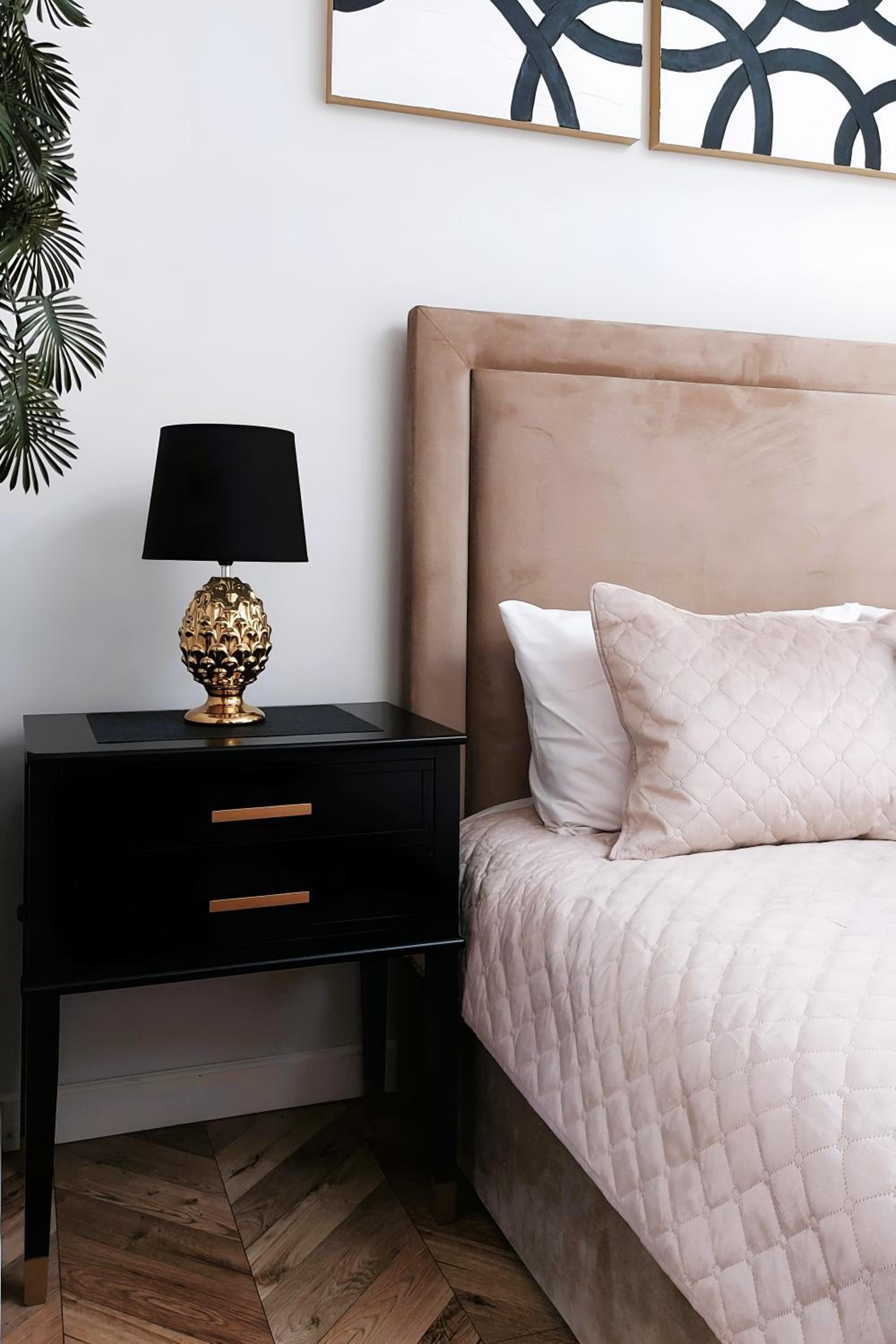 Elumen Studio Apartment I near Cathedral & Bernardine Park
