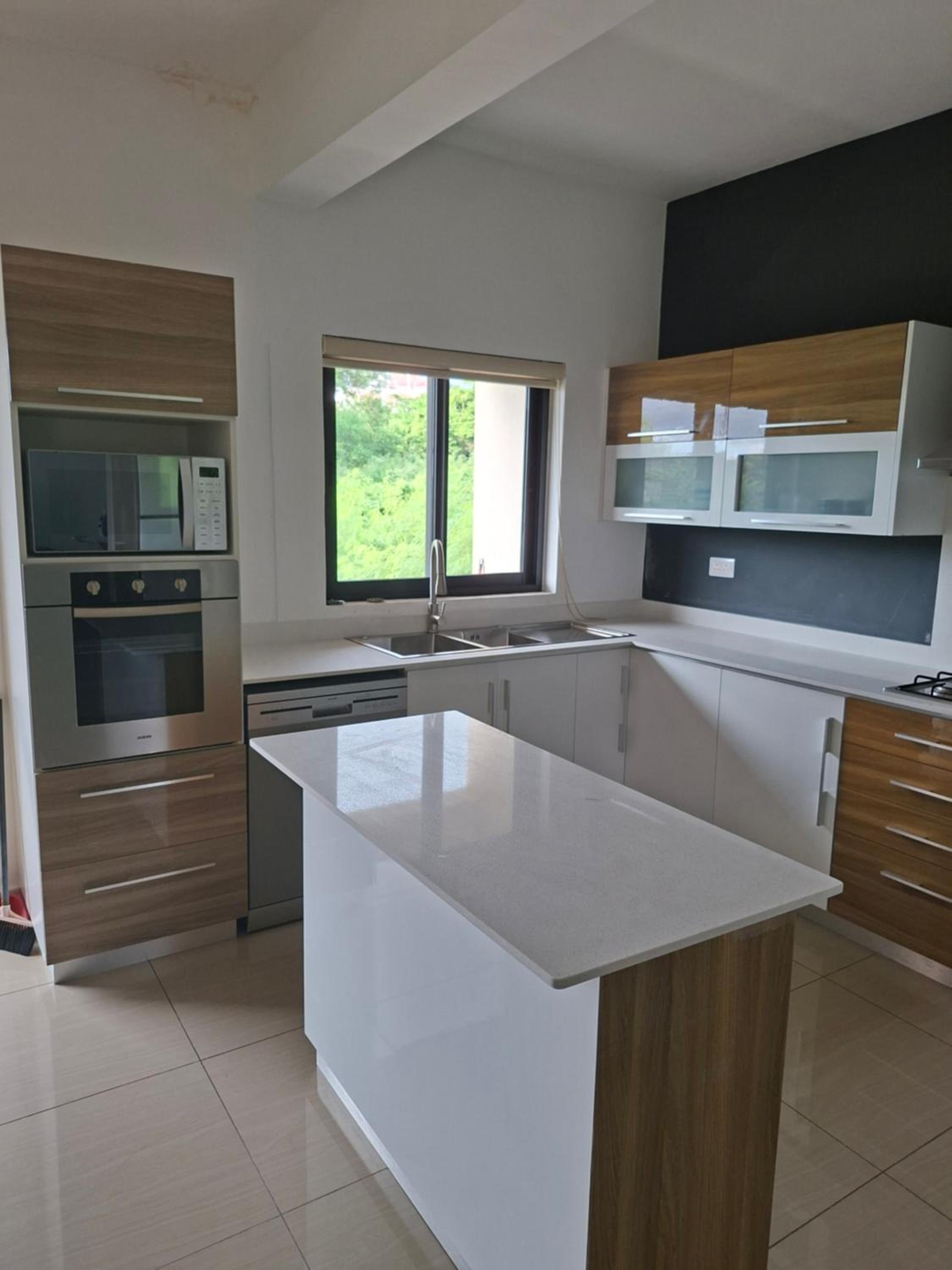 Villazur by Gerards & Angel