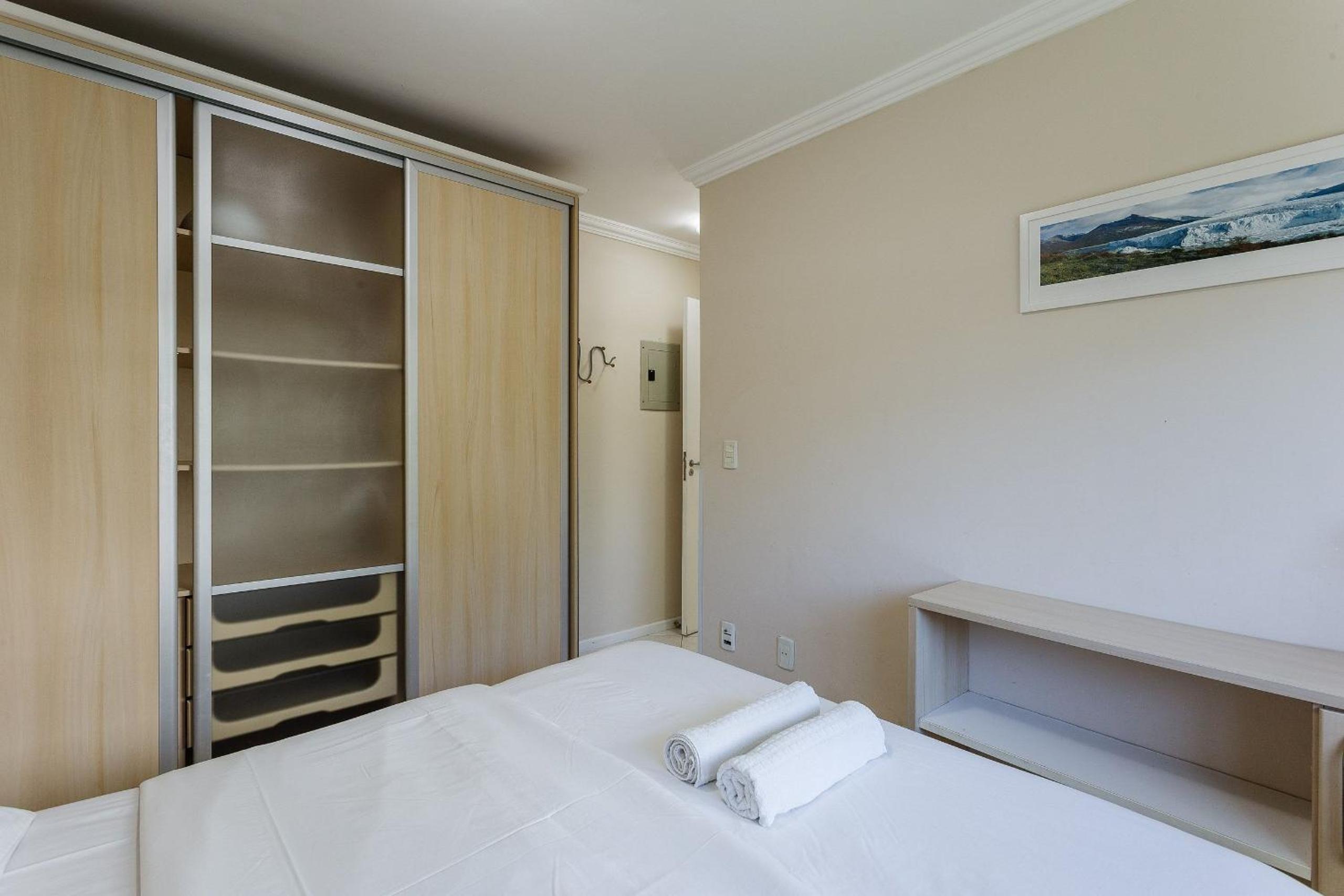 Spacious apt w/ pool 750m from beach CHR025