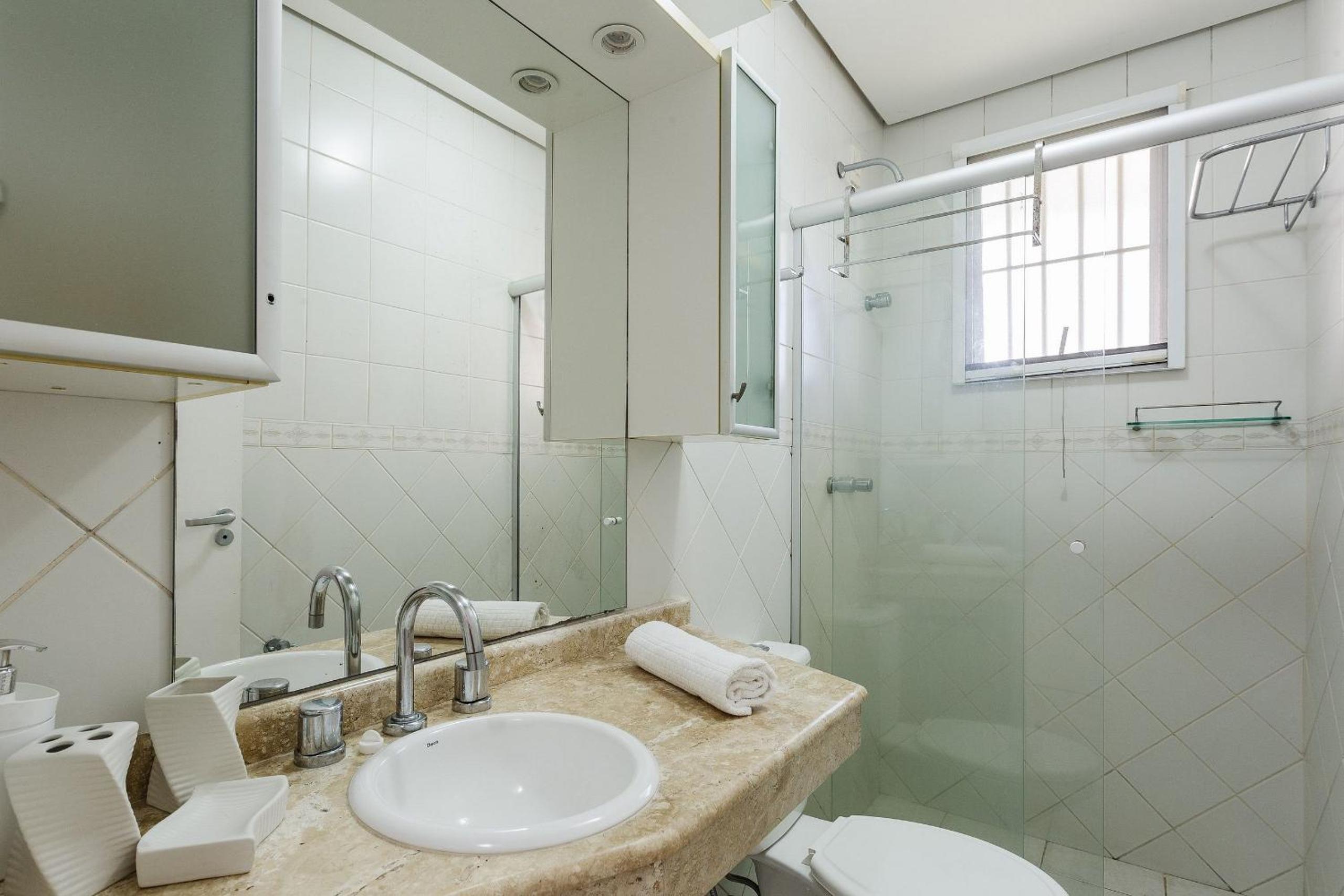 Spacious apt w/ pool 750m from beach CHR025