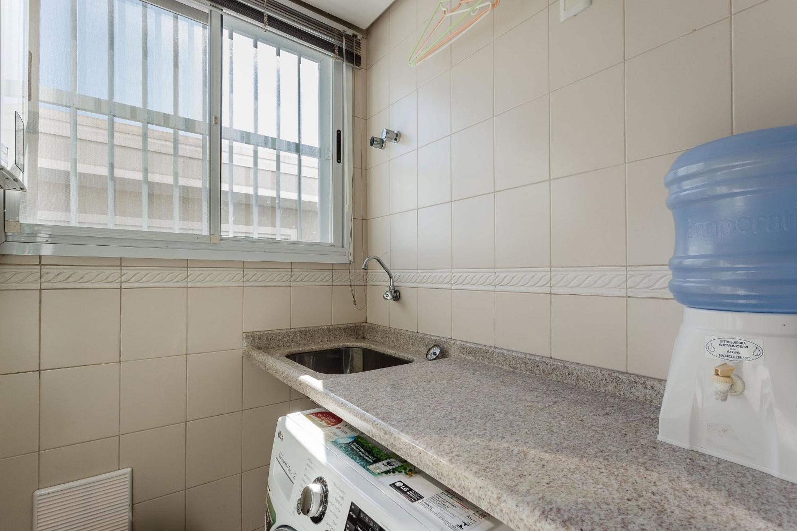 Spacious apt w/ pool 750m from beach CHR025