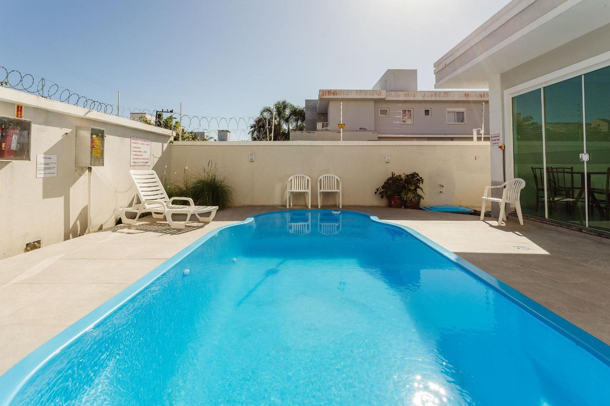 Spacious apt w/ pool 750m from beach CHR025