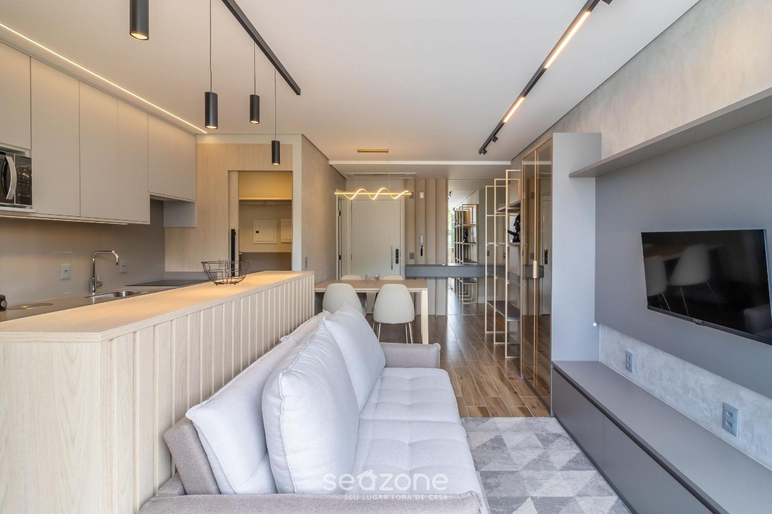 Building with swimming pool next to Balneário Shopping in BC - TSO