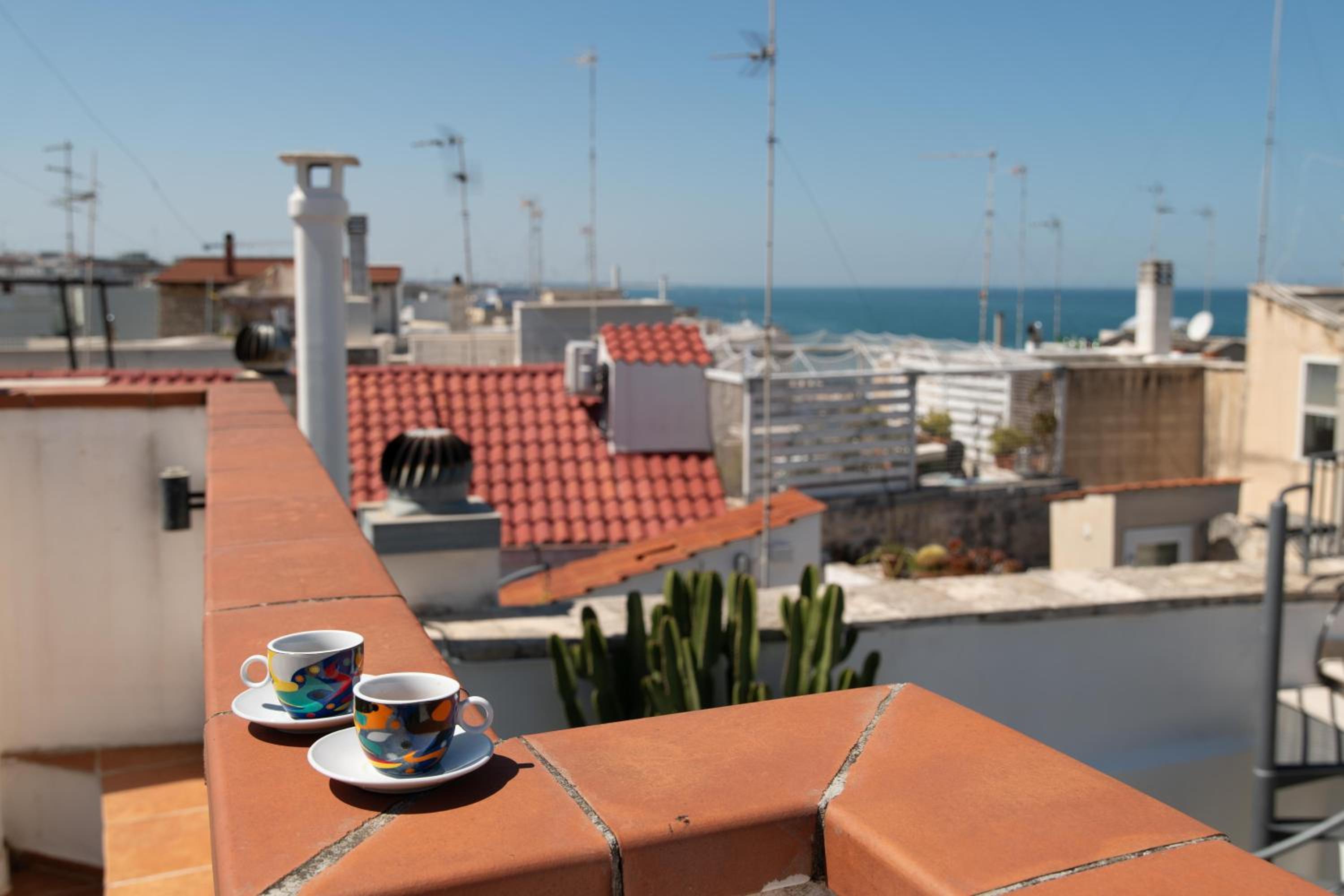 Old town apartment with sea view private rooftop