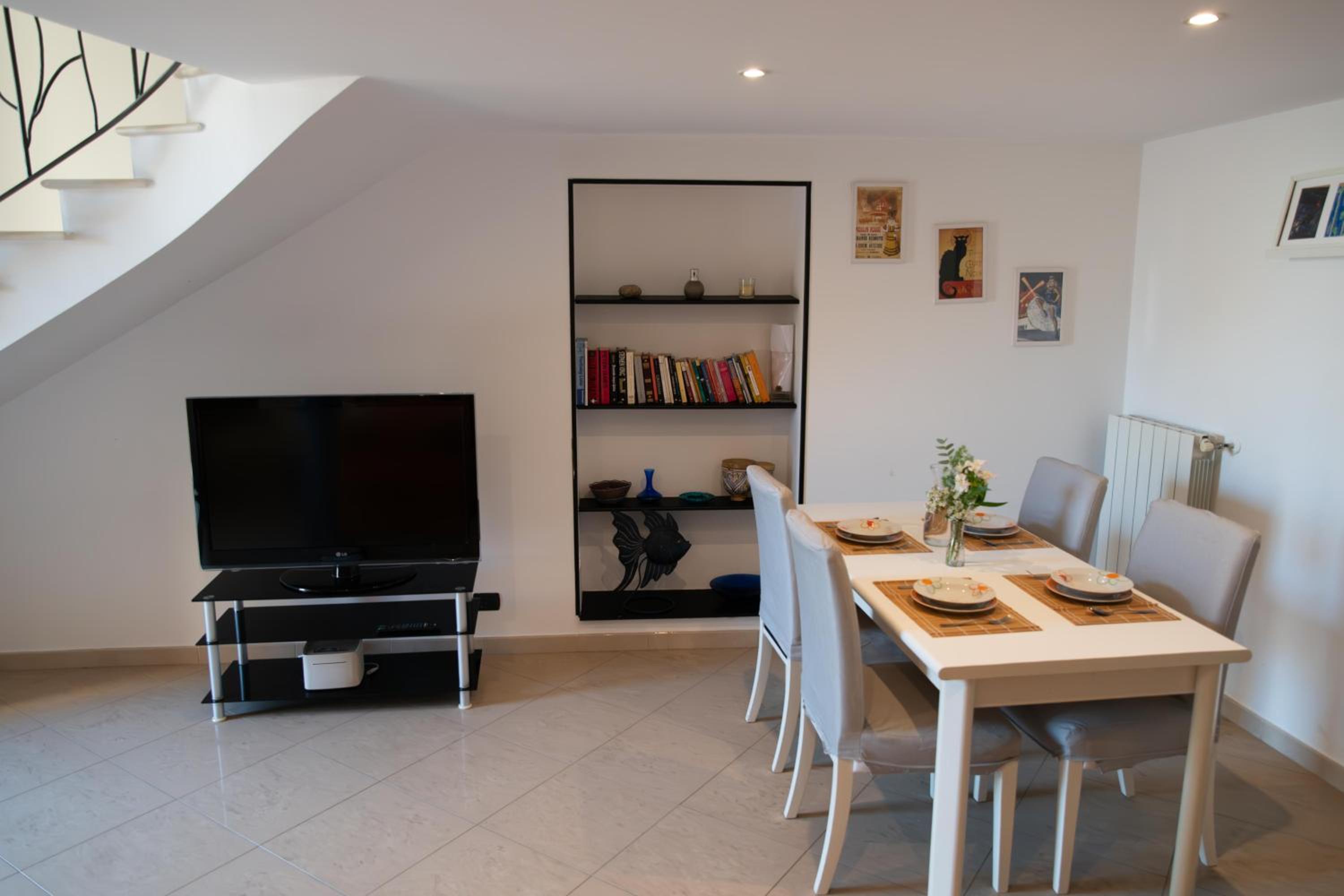 Old town apartment with sea view private rooftop