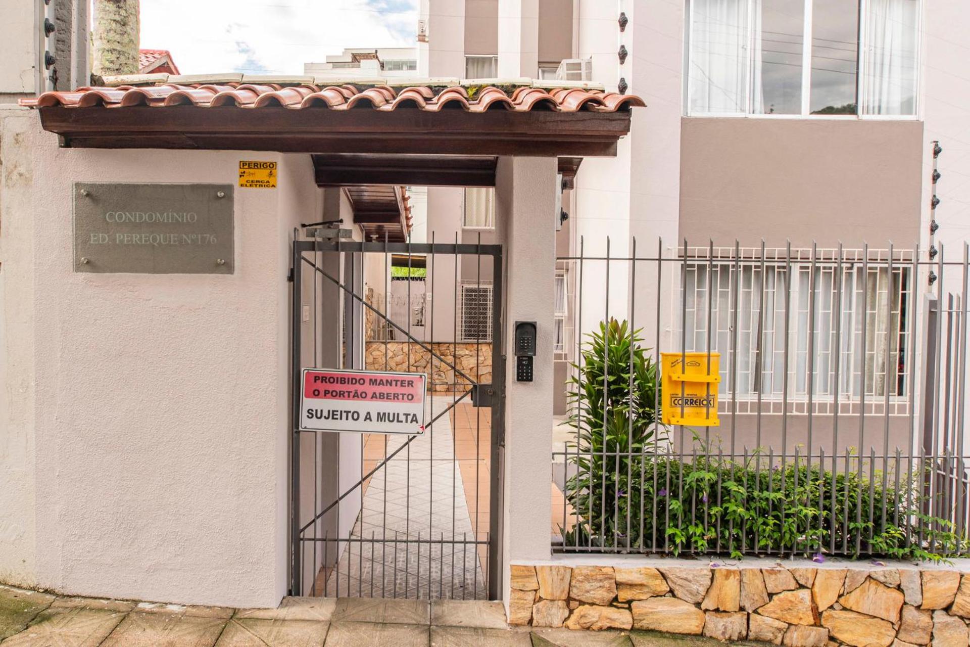 Reformado e decorado perto da UFSC CG7581