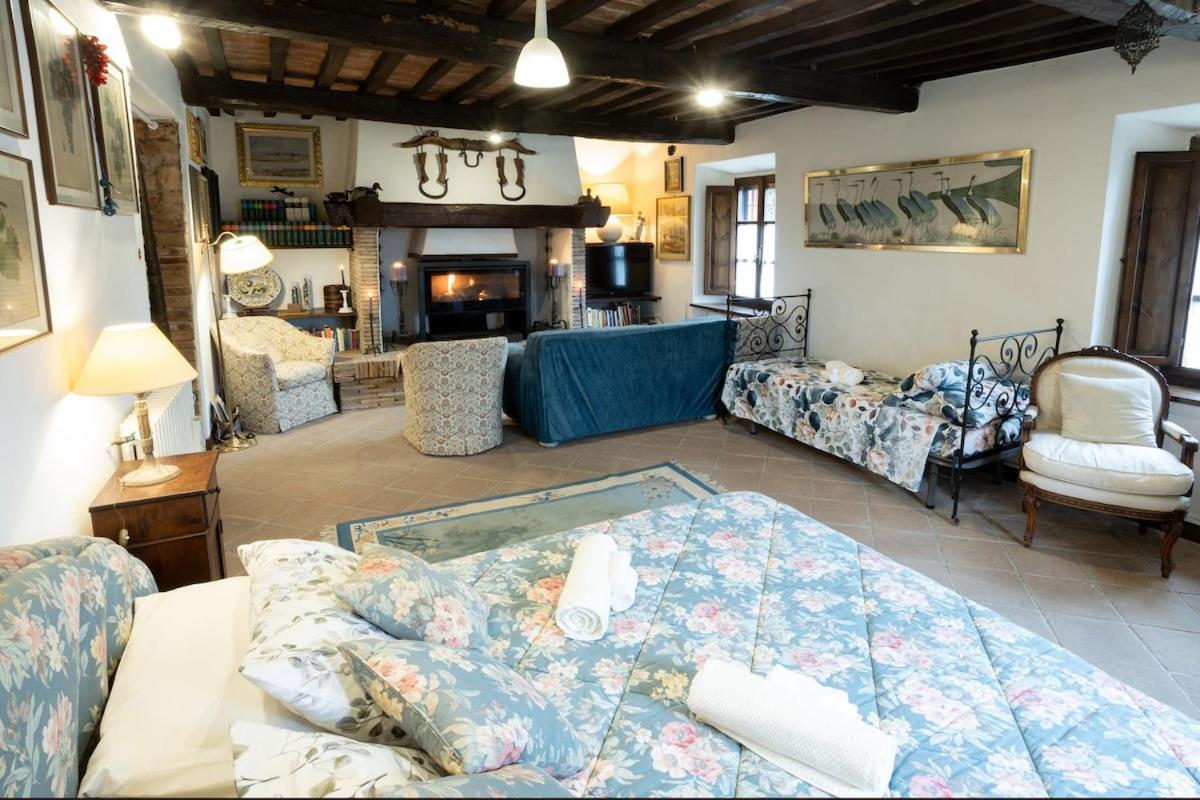 GiuMa Tuscany Historic Lux Farmhouse near Saturnia Hot Springs