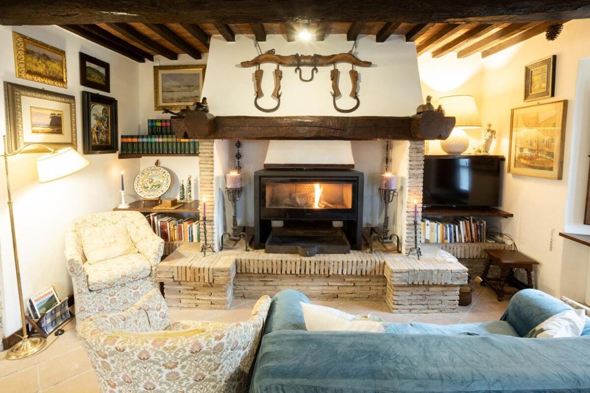 GiuMa Tuscany Historic Lux Farmhouse near Saturnia Hot Springs