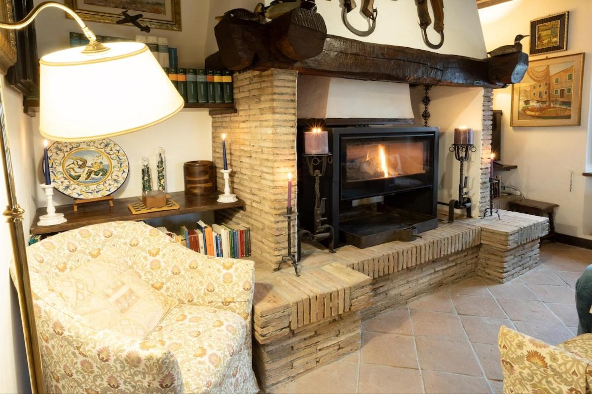 GiuMa Tuscany Historic Lux Farmhouse near Saturnia Hot Springs