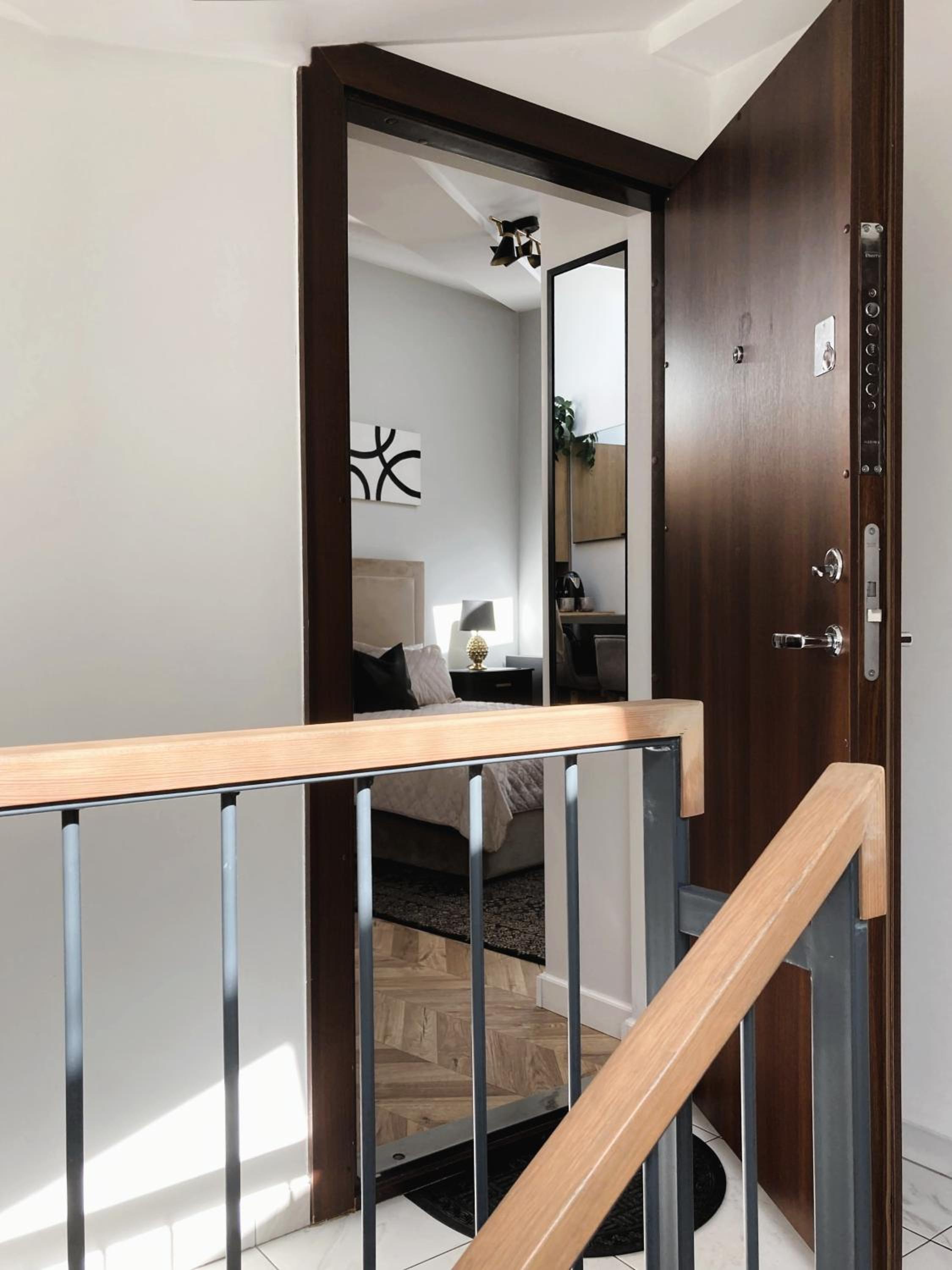 Elumen Studio Apartment I near Cathedral & Bernardine Park