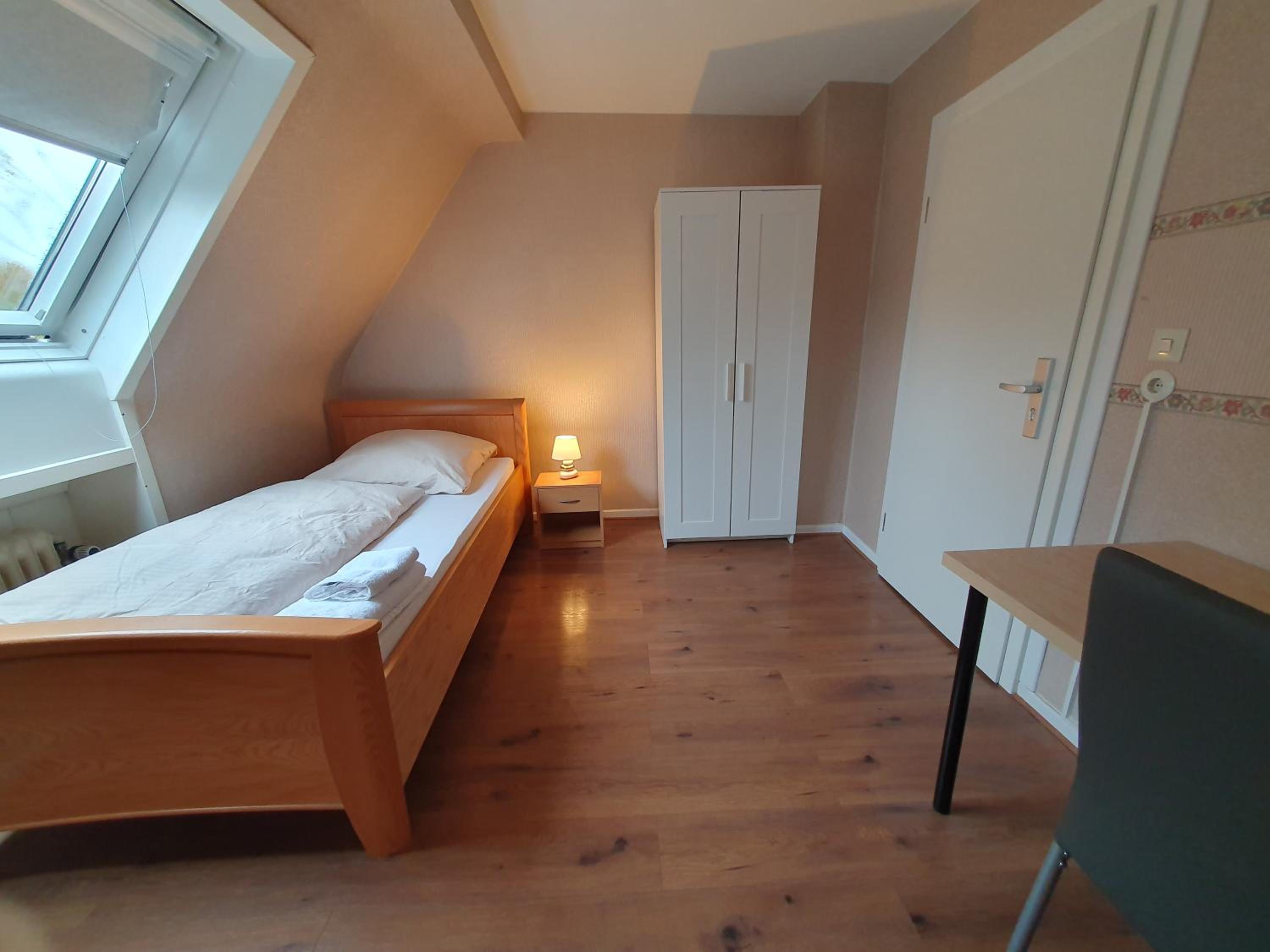 Helles, ruhiges Privatzimmer an der Uniklinik Mainz