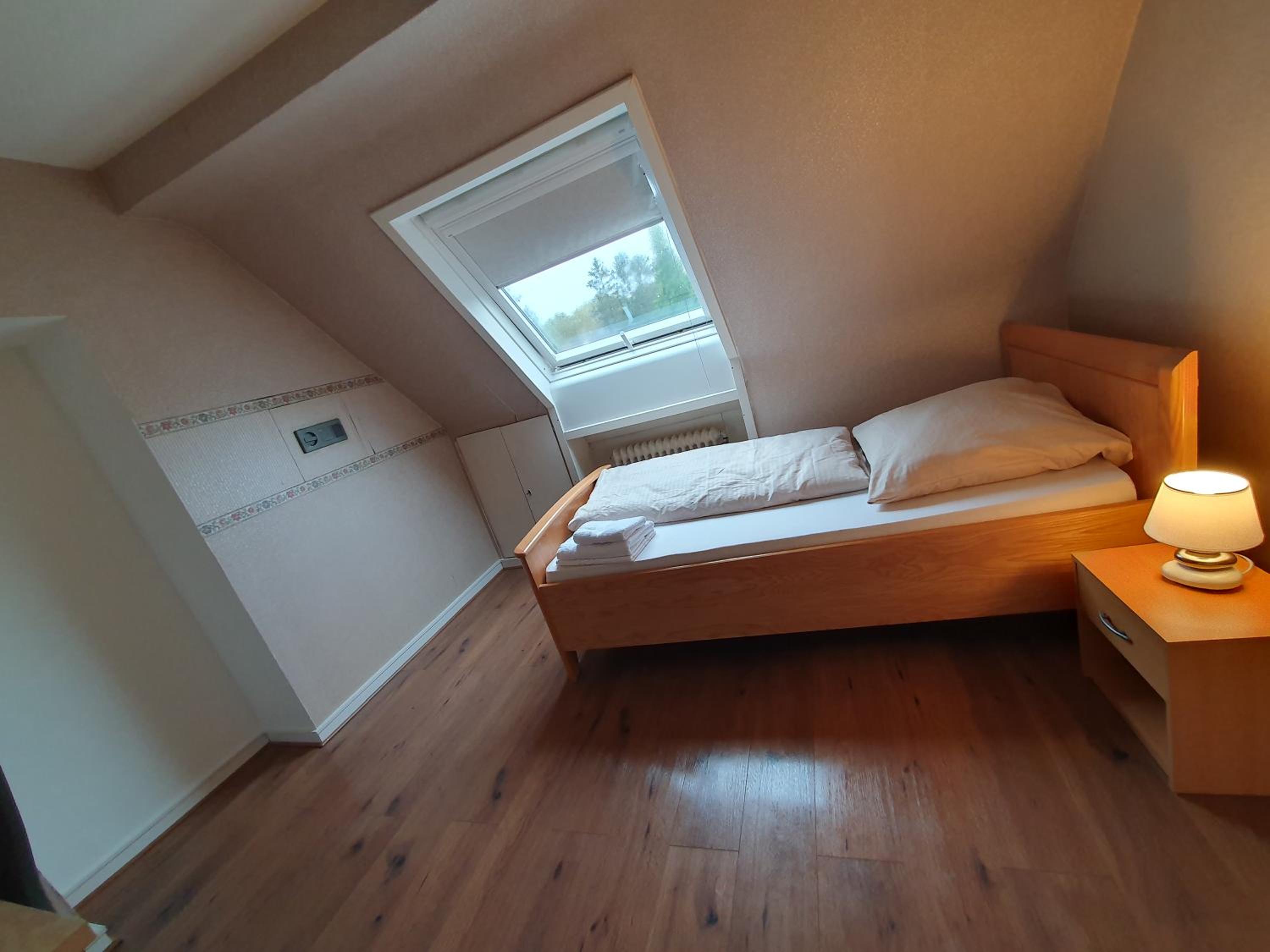 Helles, ruhiges Privatzimmer an der Uniklinik Mainz