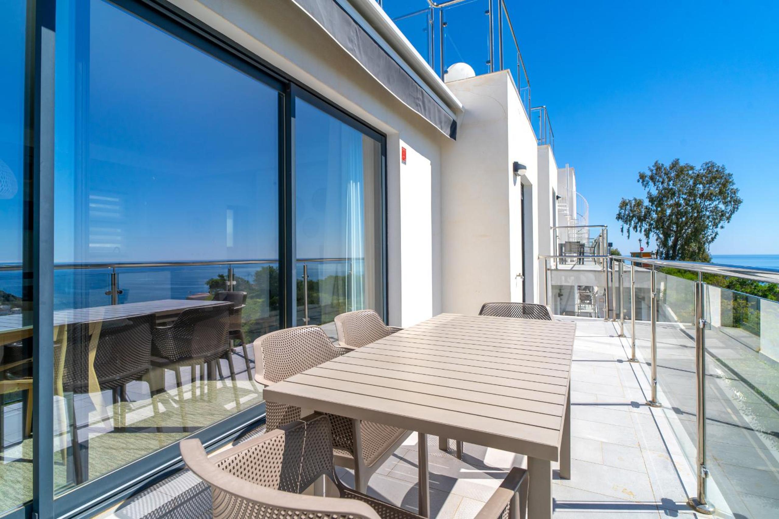 Penthouse Balcon del Mar 123 by Casasol