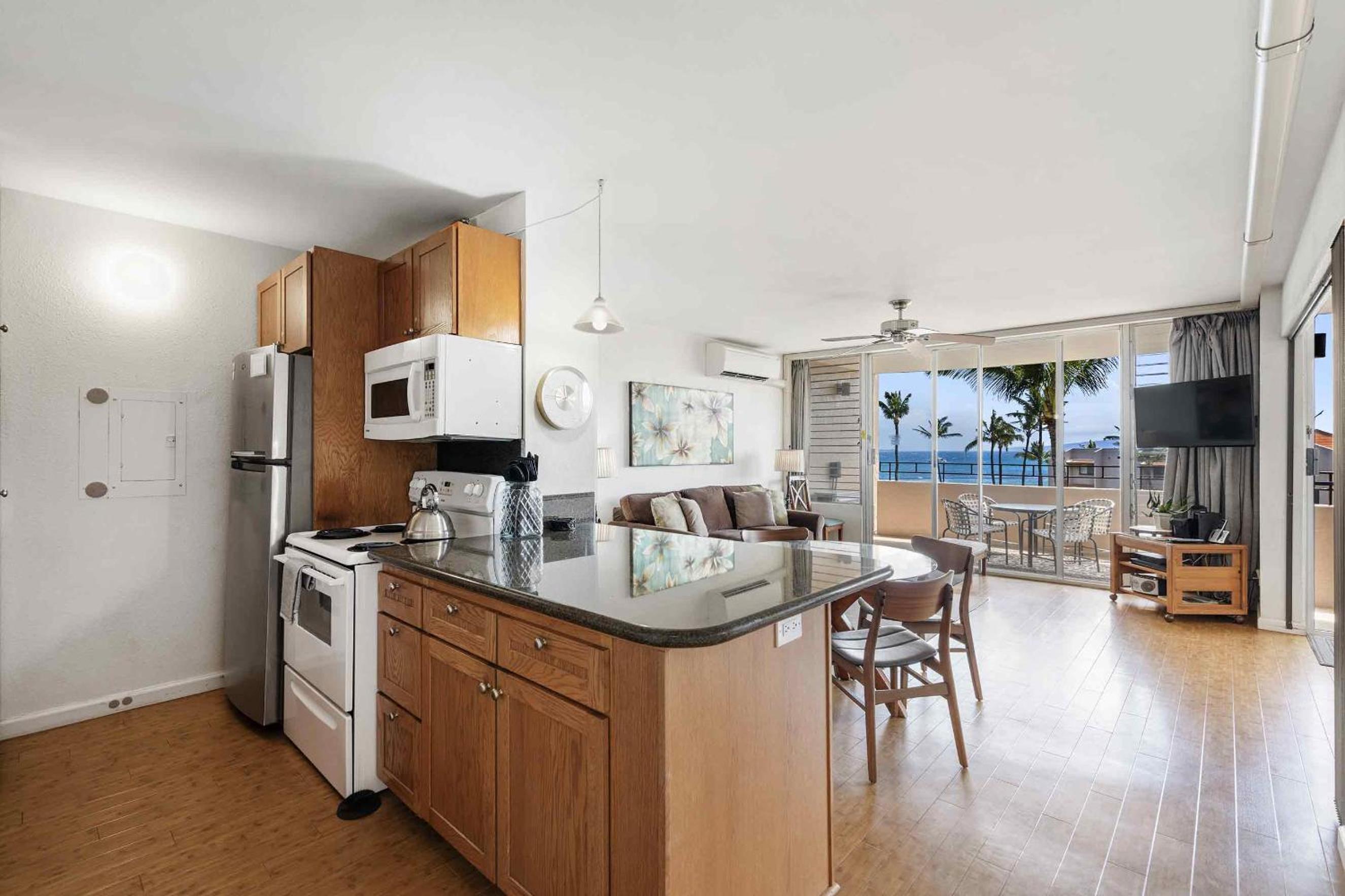 Island Sands 500, Breathtaking Ocean Views, Spacious Lanais, Renovated, Split AC