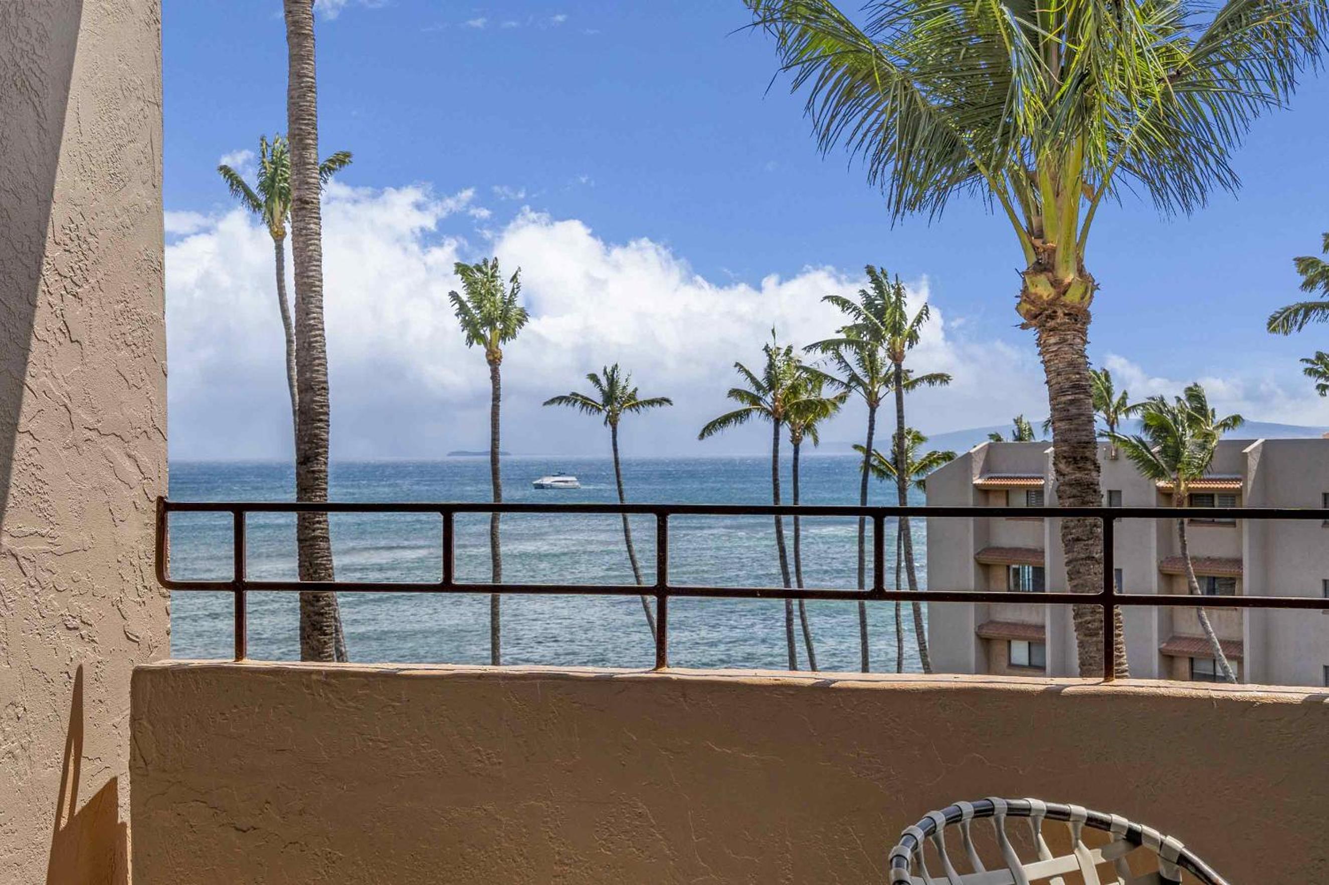 Island Sands 500, Breathtaking Ocean Views, Spacious Lanais, Renovated, Split AC