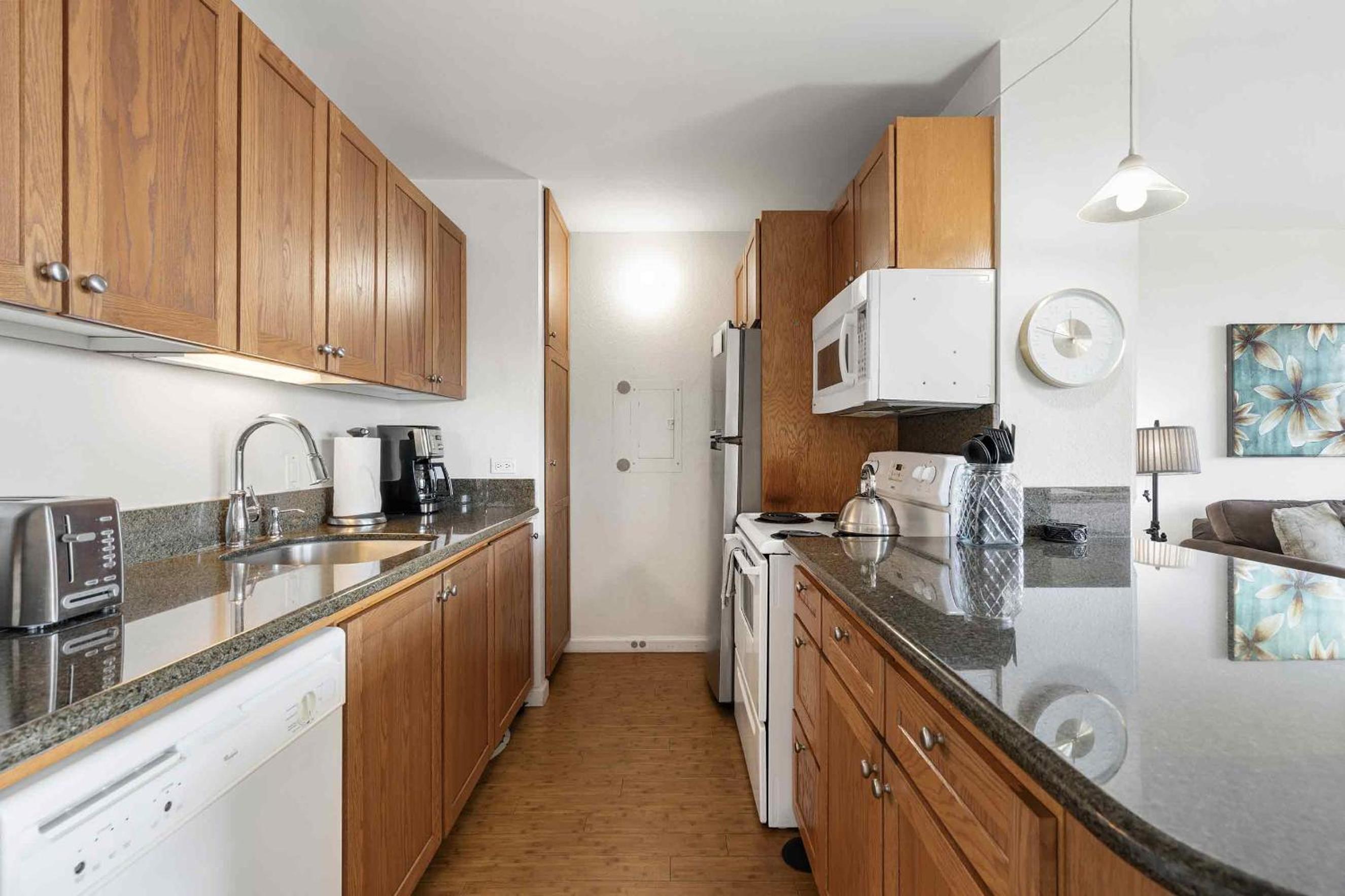 Island Sands 500, Breathtaking Ocean Views, Spacious Lanais, Renovated, Split AC