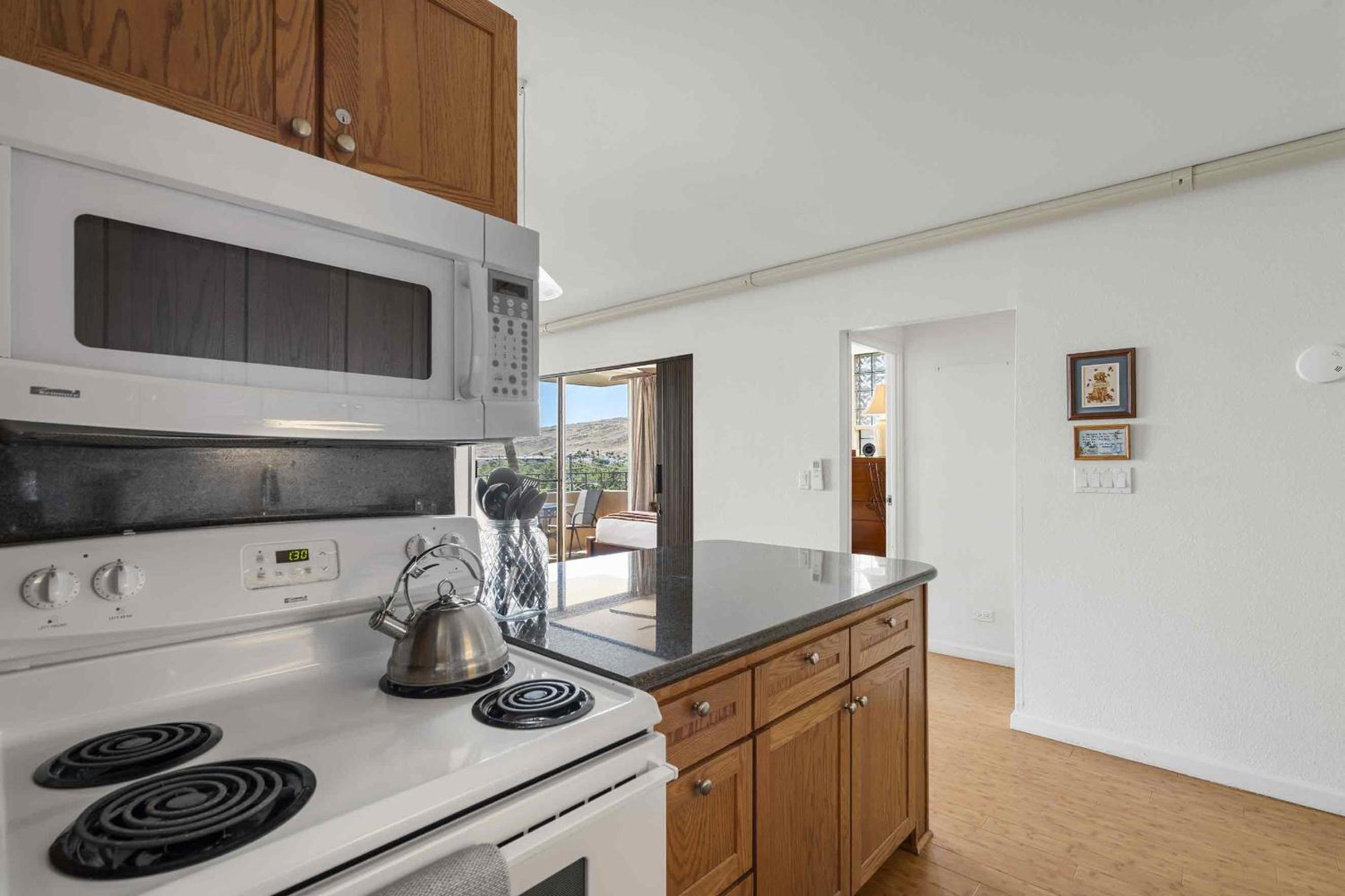 Island Sands 500, Breathtaking Ocean Views, Spacious Lanais, Renovated, Split AC