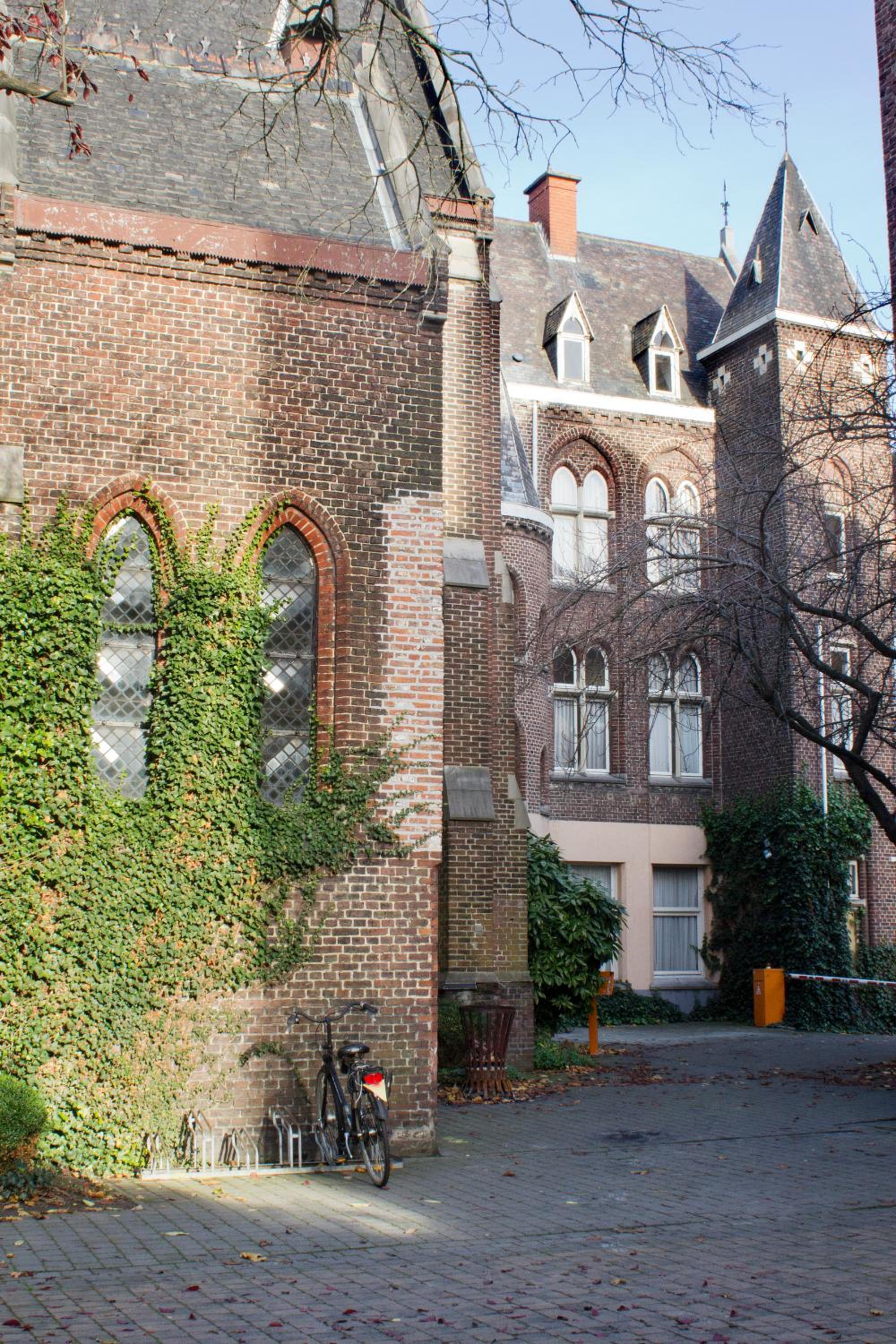 Hotel Guesthouse PoortAckere Ghent - Image 1